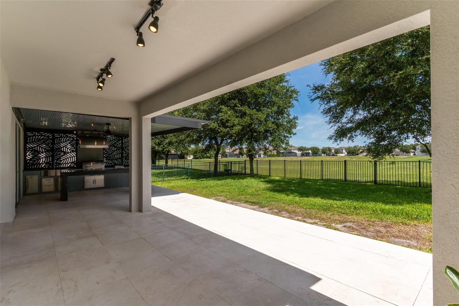 5024 PALMETTO PARK DR
