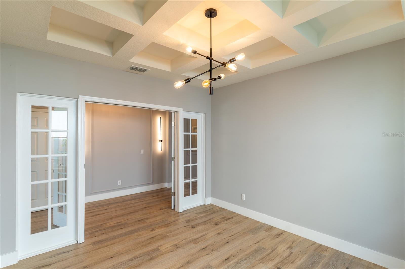5024 PALMETTO PARK DR