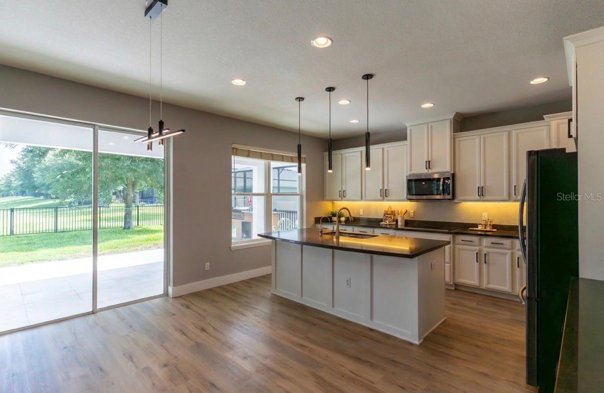 5024 PALMETTO PARK DR