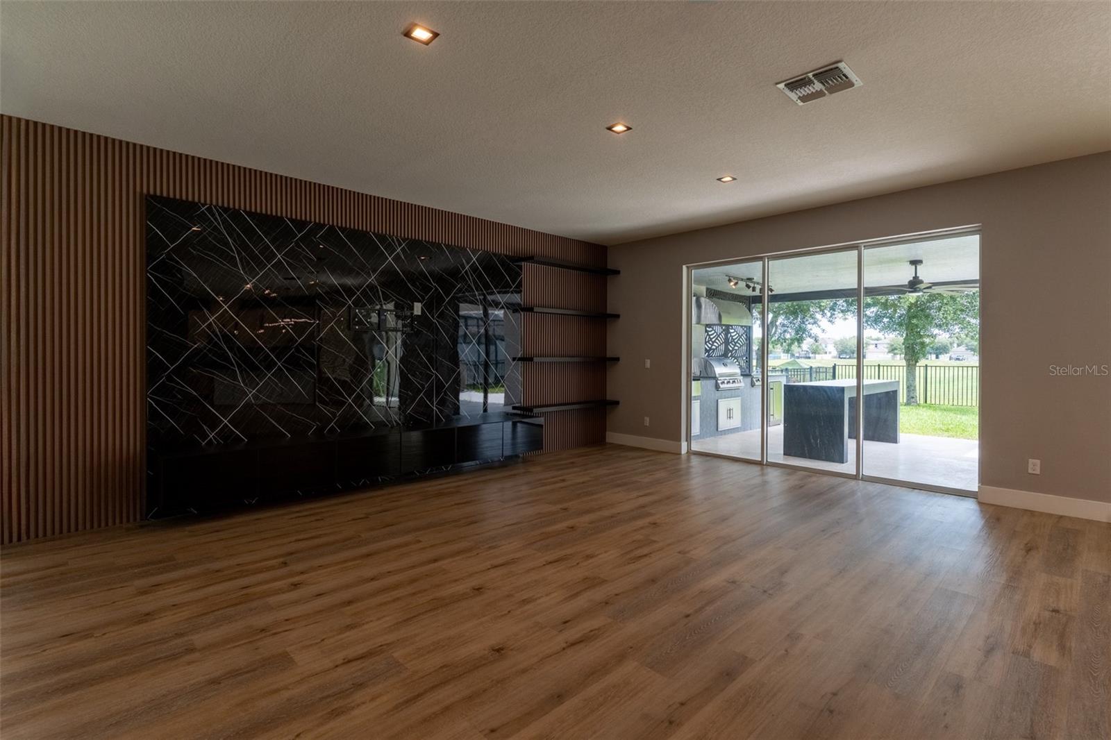 5024 PALMETTO PARK DR