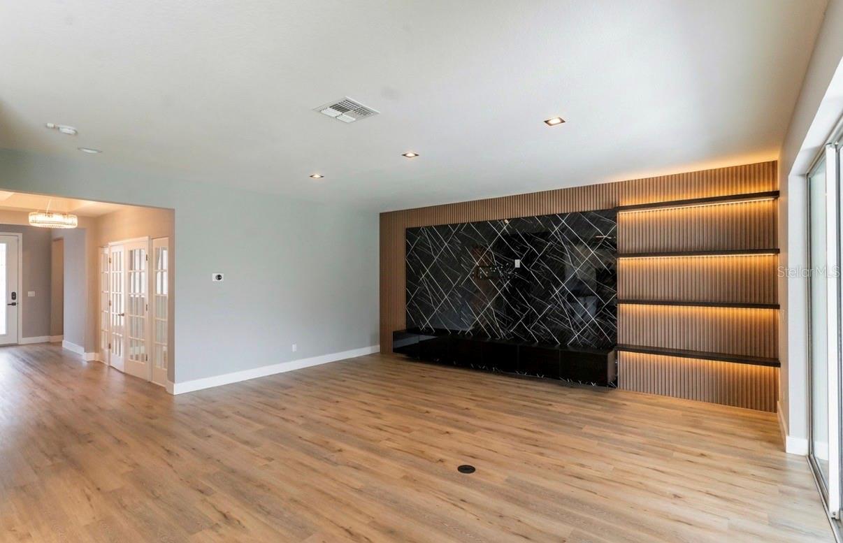 5024 PALMETTO PARK DR