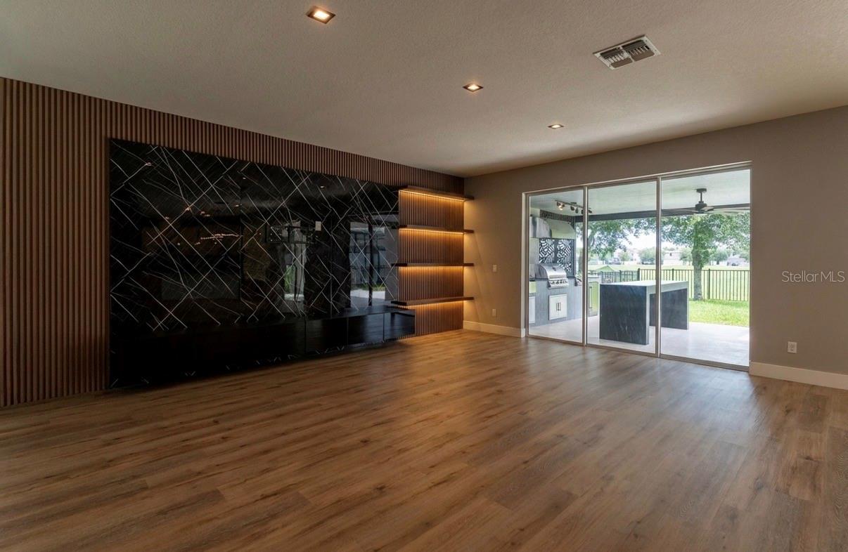 5024 PALMETTO PARK DR