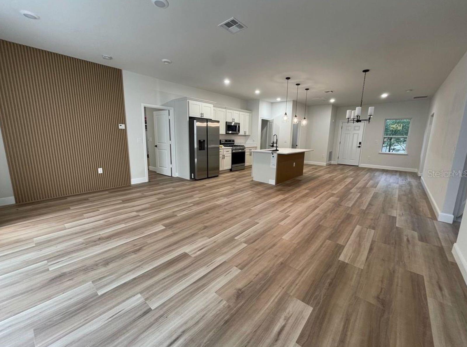 3383 LOVELAND BLVD