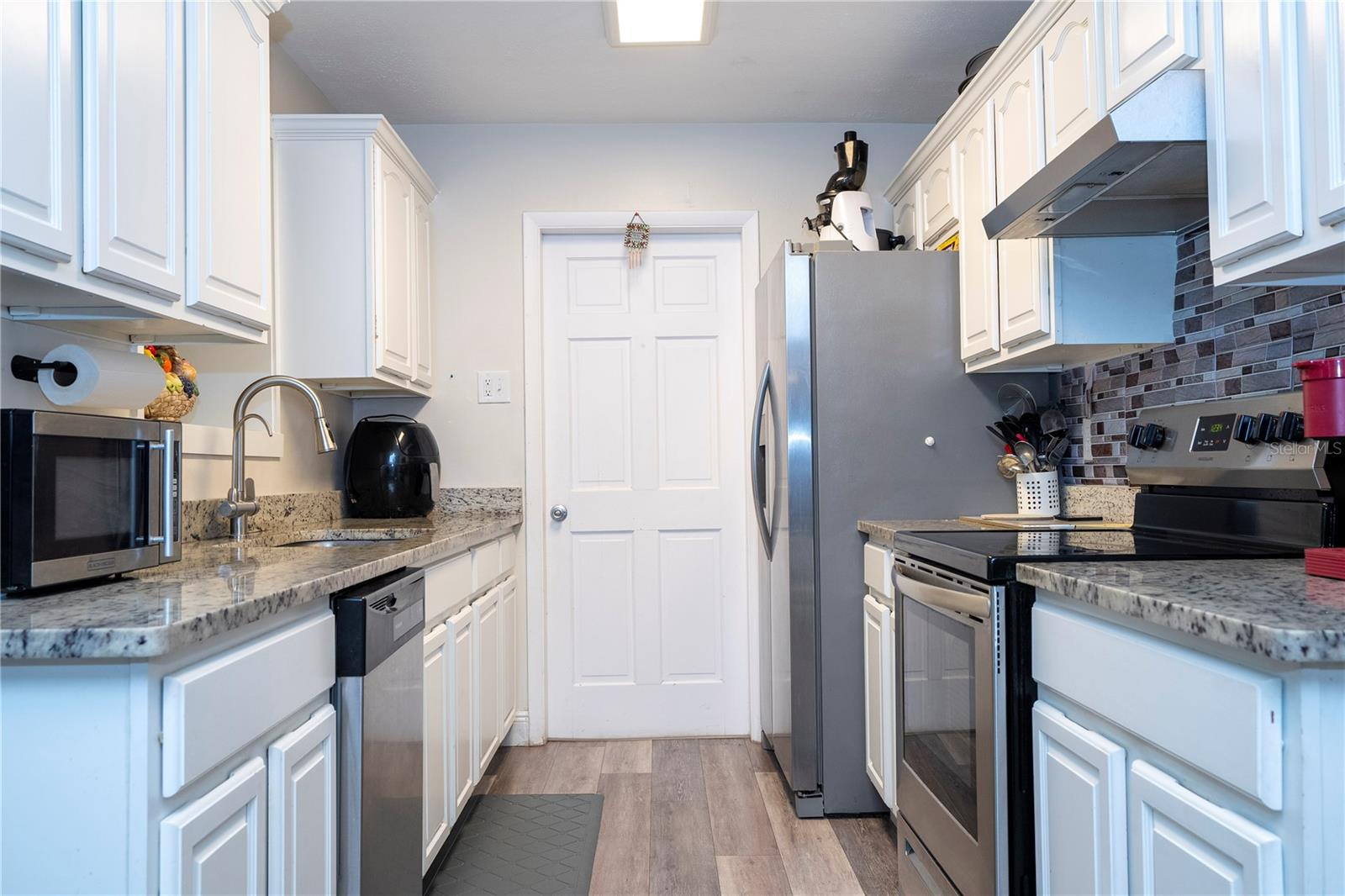 708 SANTA FE LN