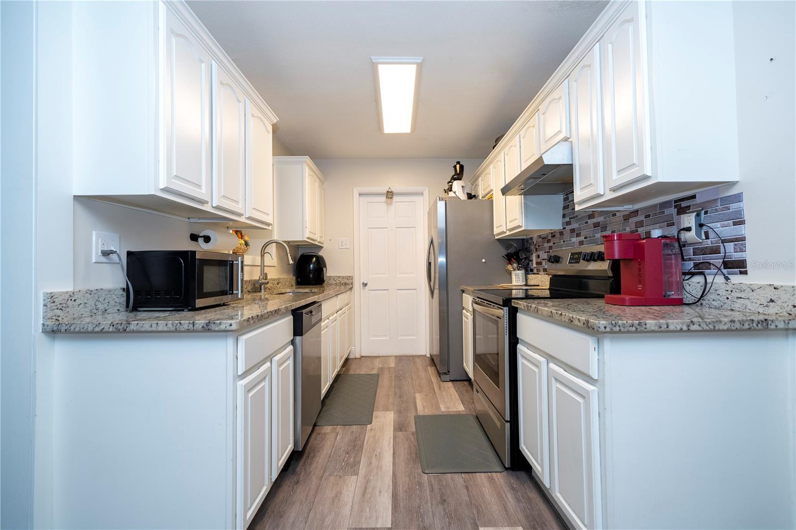 708 SANTA FE LN
