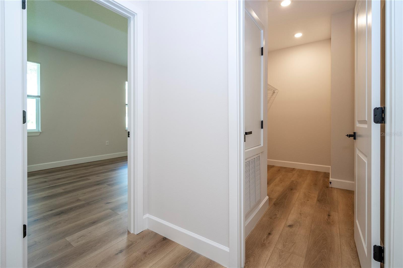 17 E GENEVA ST