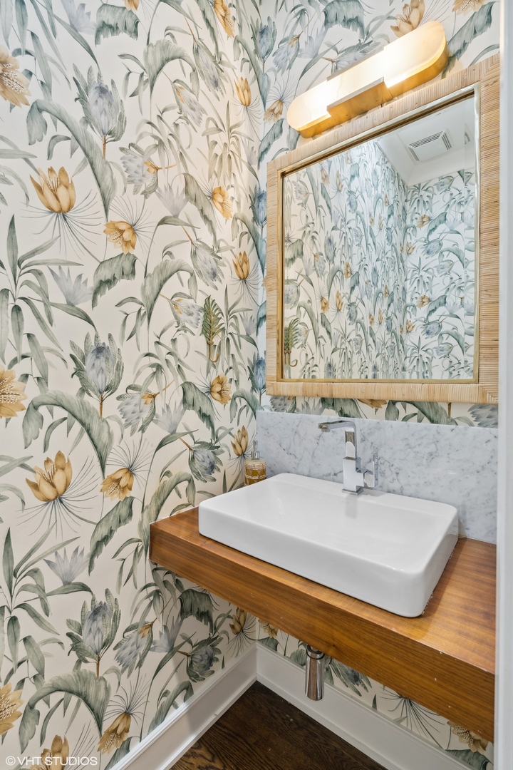 1040 W Altgeld Street Unit: 1N