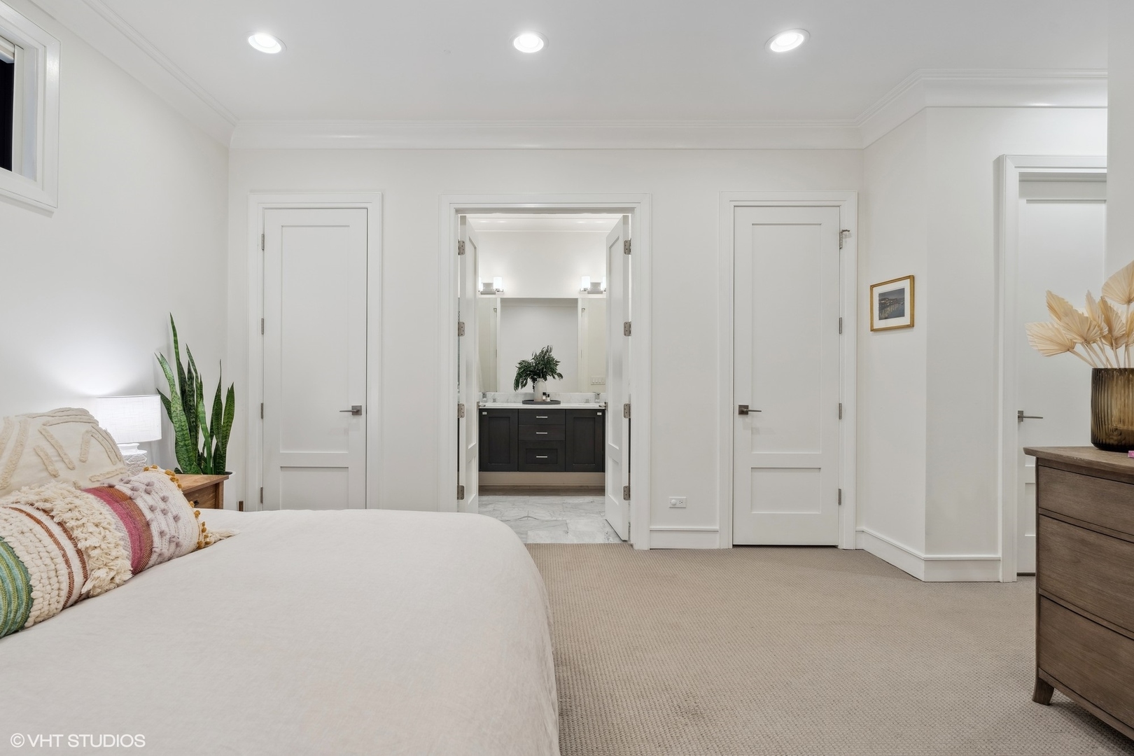 1040 W Altgeld Street Unit: 1N