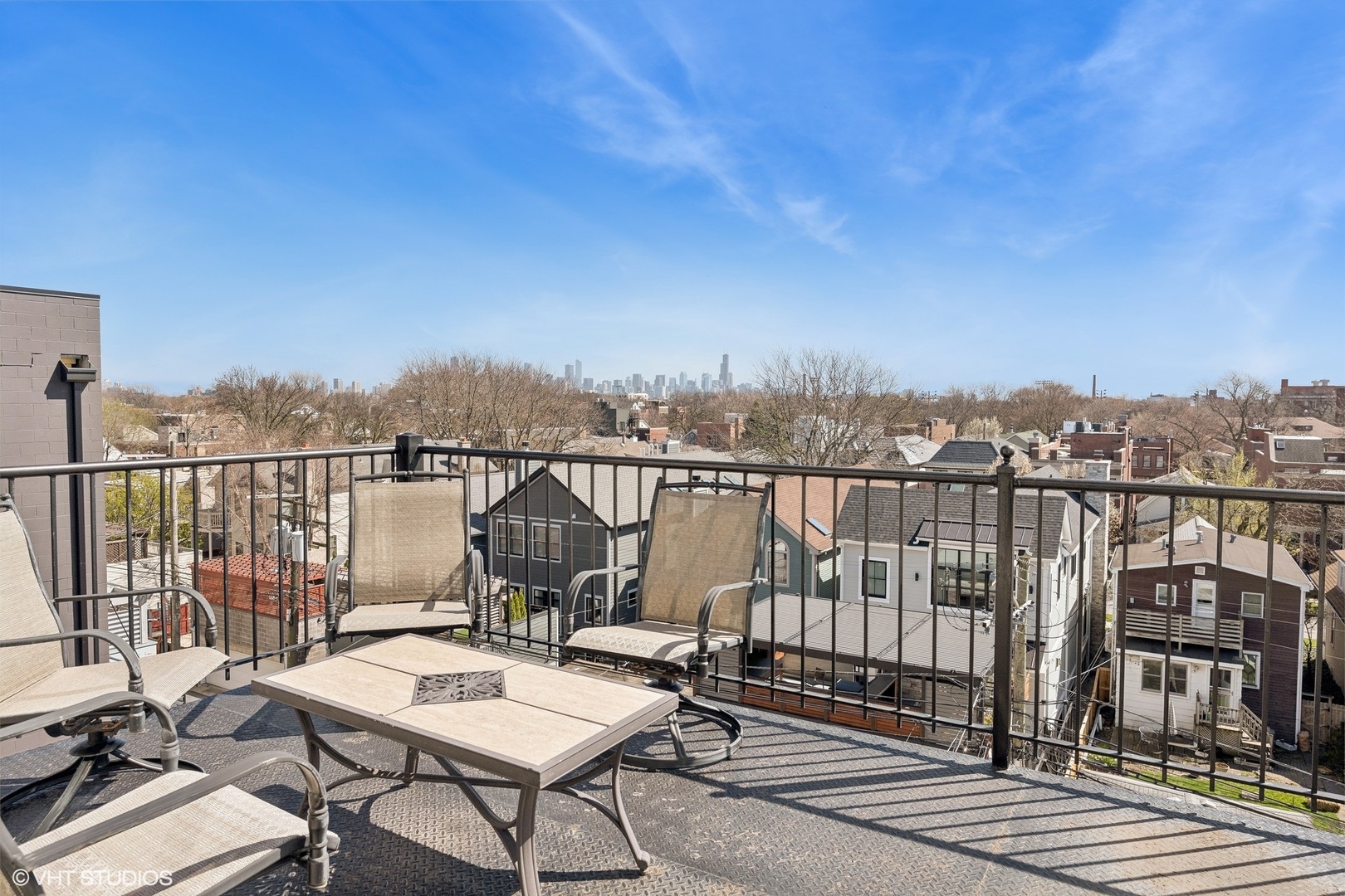 2039 W Belmont Avenue Unit: 4E