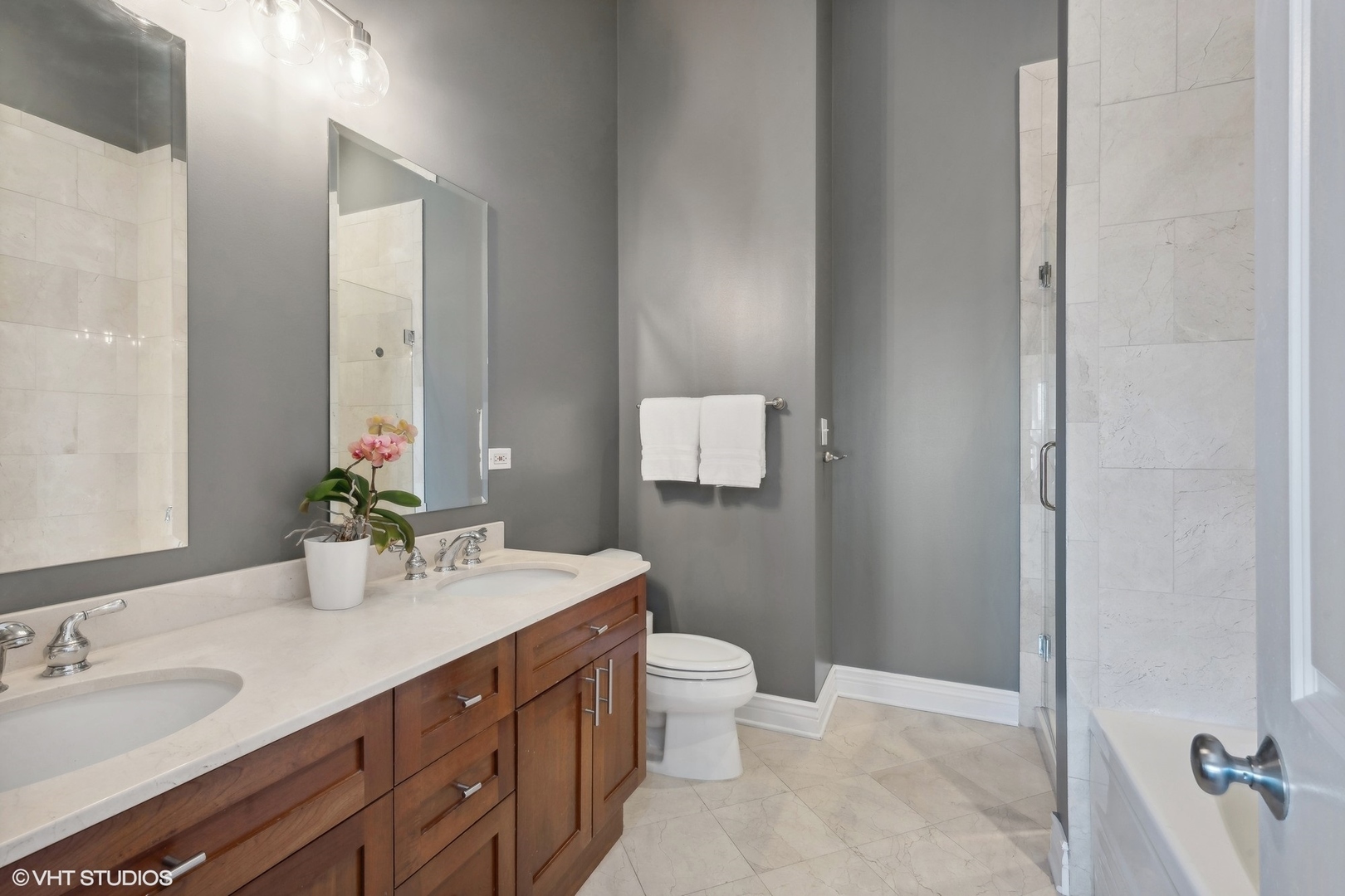 2039 W Belmont Avenue Unit: 4E