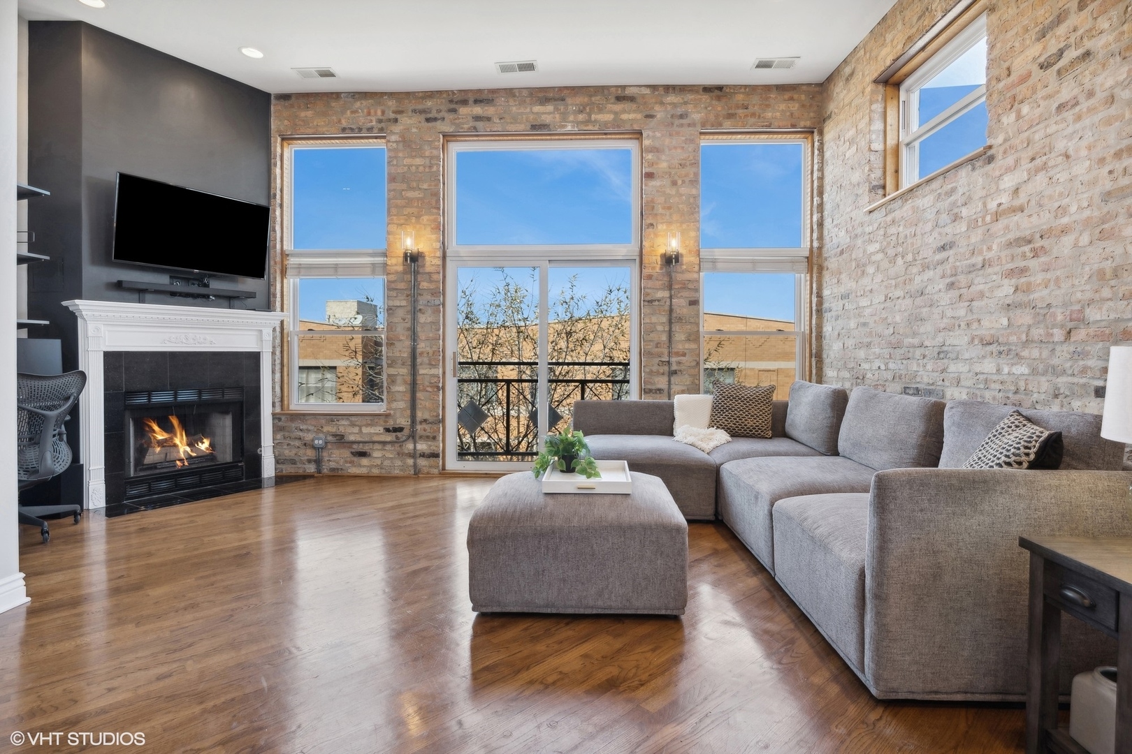 2039 W Belmont Avenue Unit: 4E