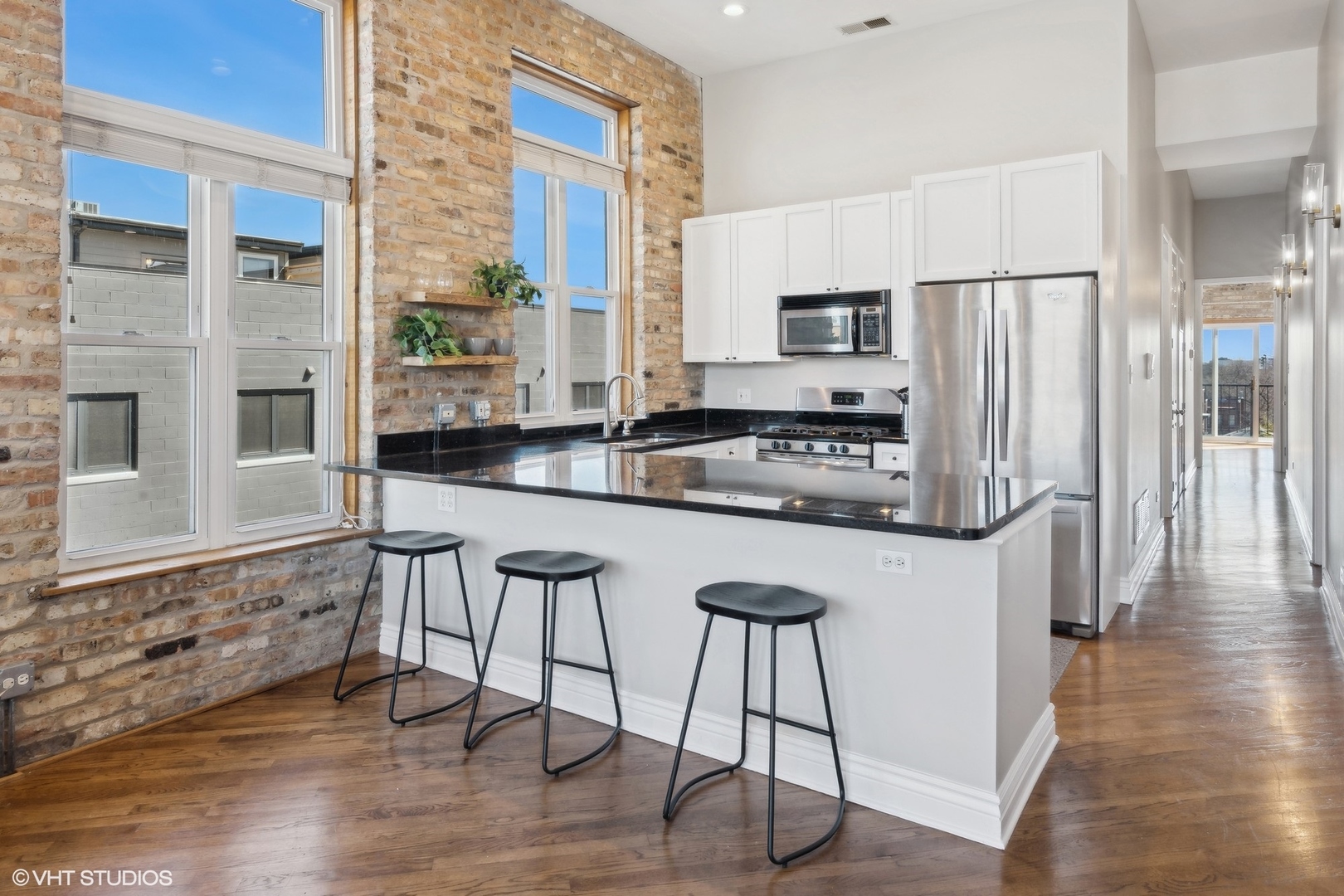 2039 W Belmont Avenue Unit: 4E