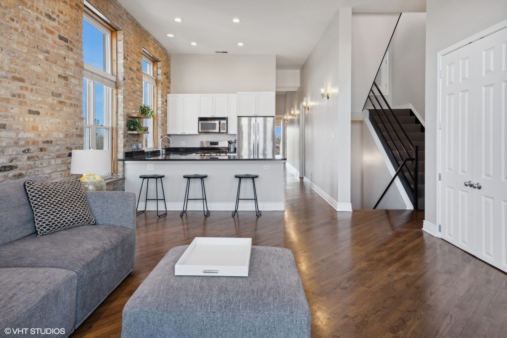 2039 W Belmont Avenue Unit: 4E