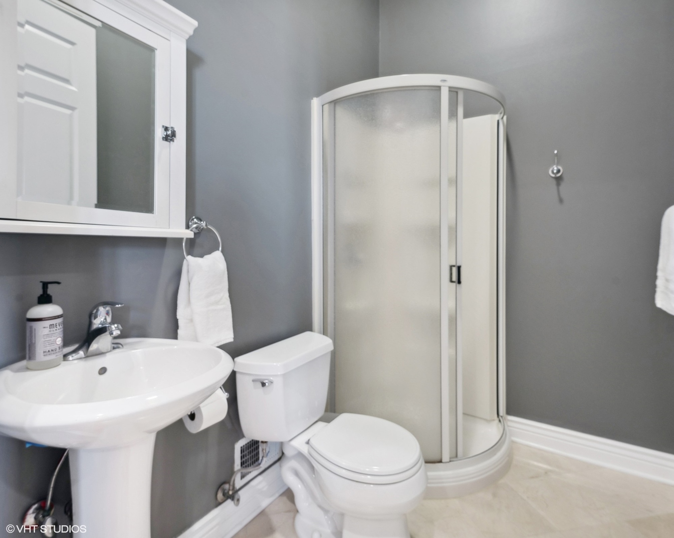 2039 W Belmont Avenue Unit: 4E