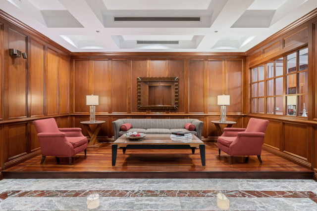 1122 N Dearborn Street Unit: 8E