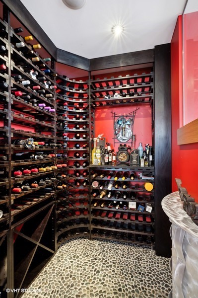 742 N La Salle Drive Unit: 7