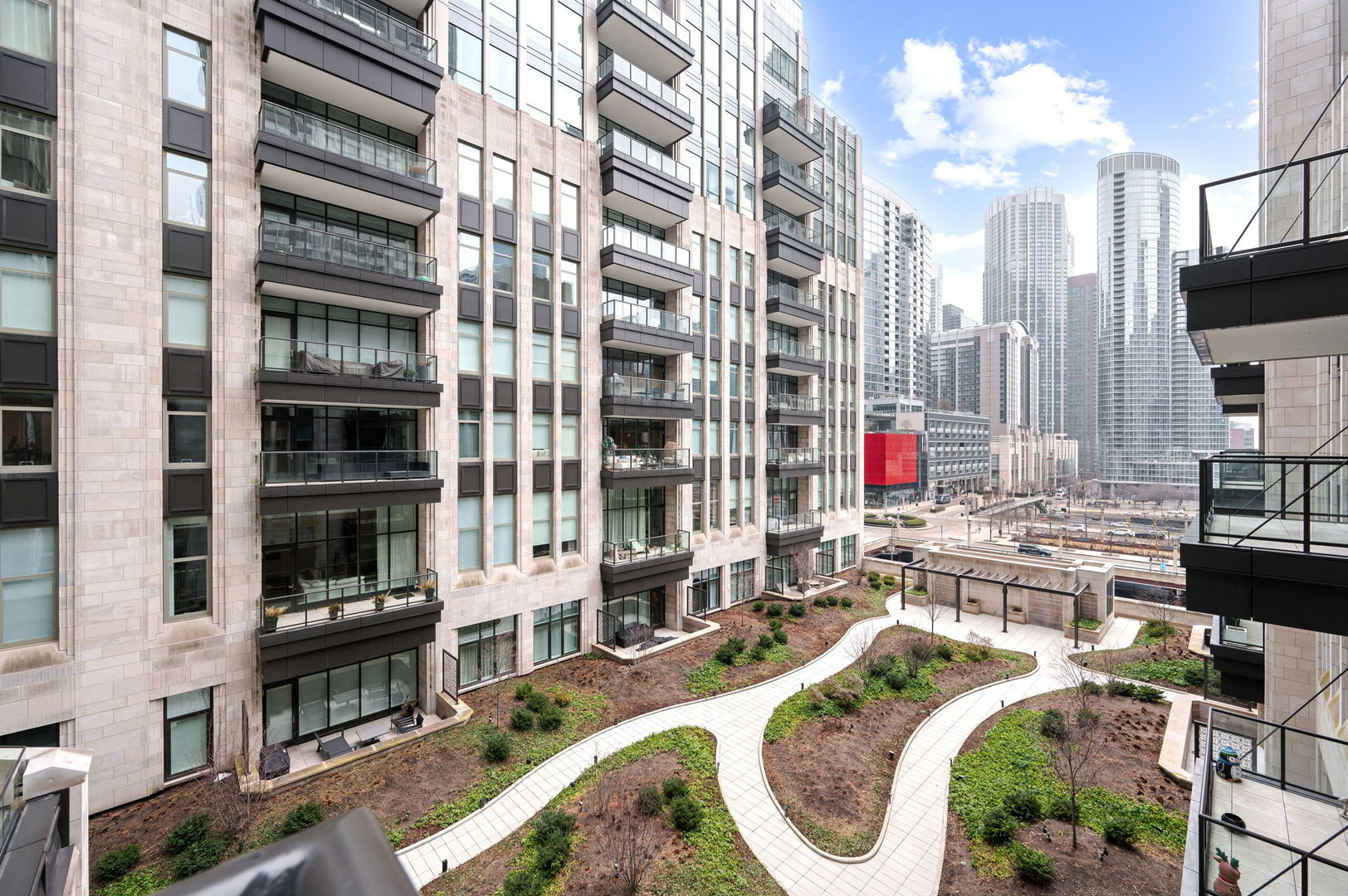 435 N Michigan Avenue Unit: 516