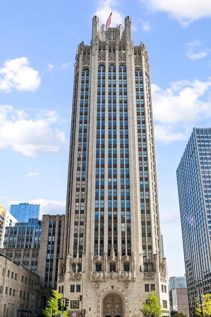 435 N Michigan Avenue Unit: 516