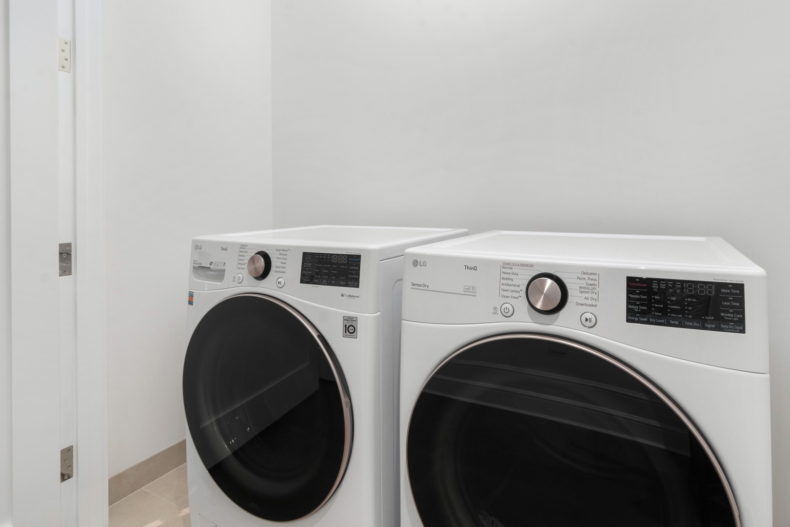 435 N Michigan Avenue Unit: 516