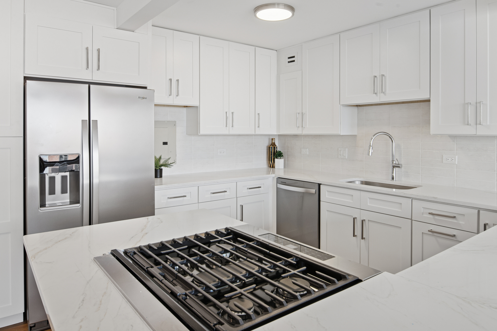 850 N Dewitt Place Unit: 18G