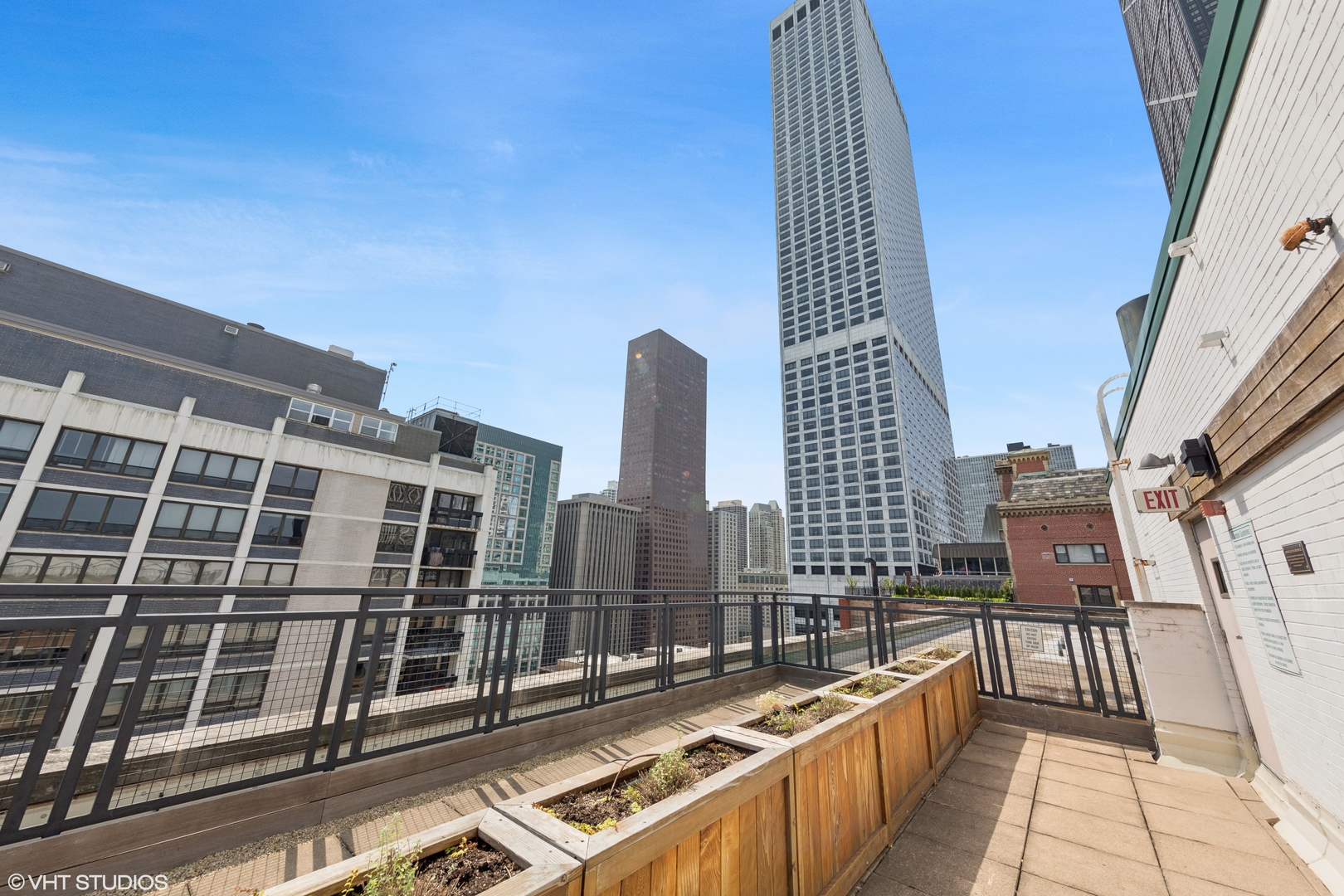850 N Dewitt Place Unit: 18G