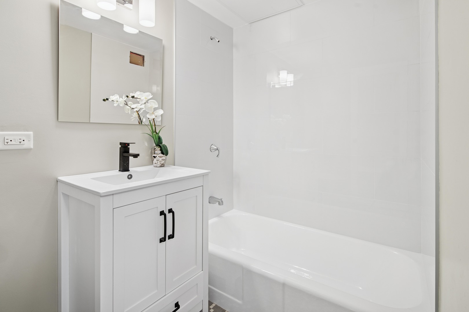 850 N Dewitt Place Unit: 18G