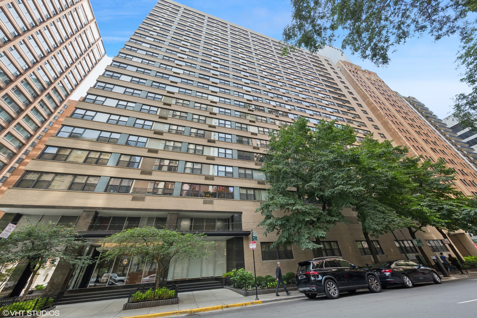 850 N Dewitt Place Unit: 18G