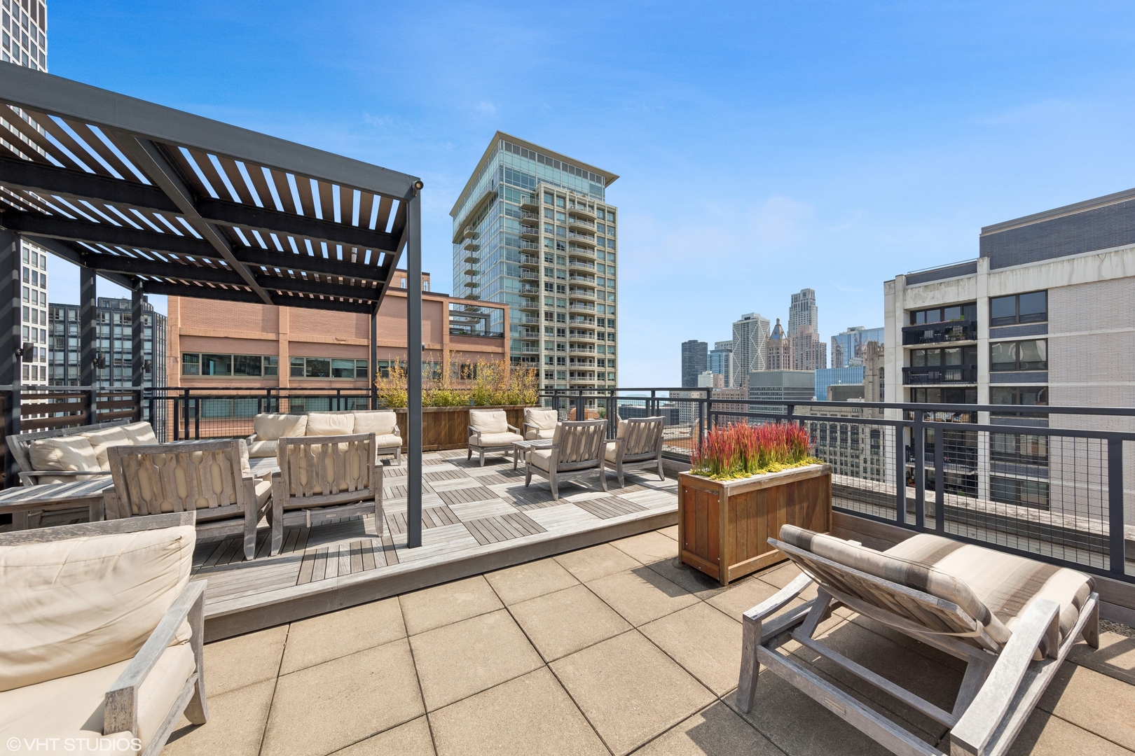 850 N Dewitt Place Unit: 18G