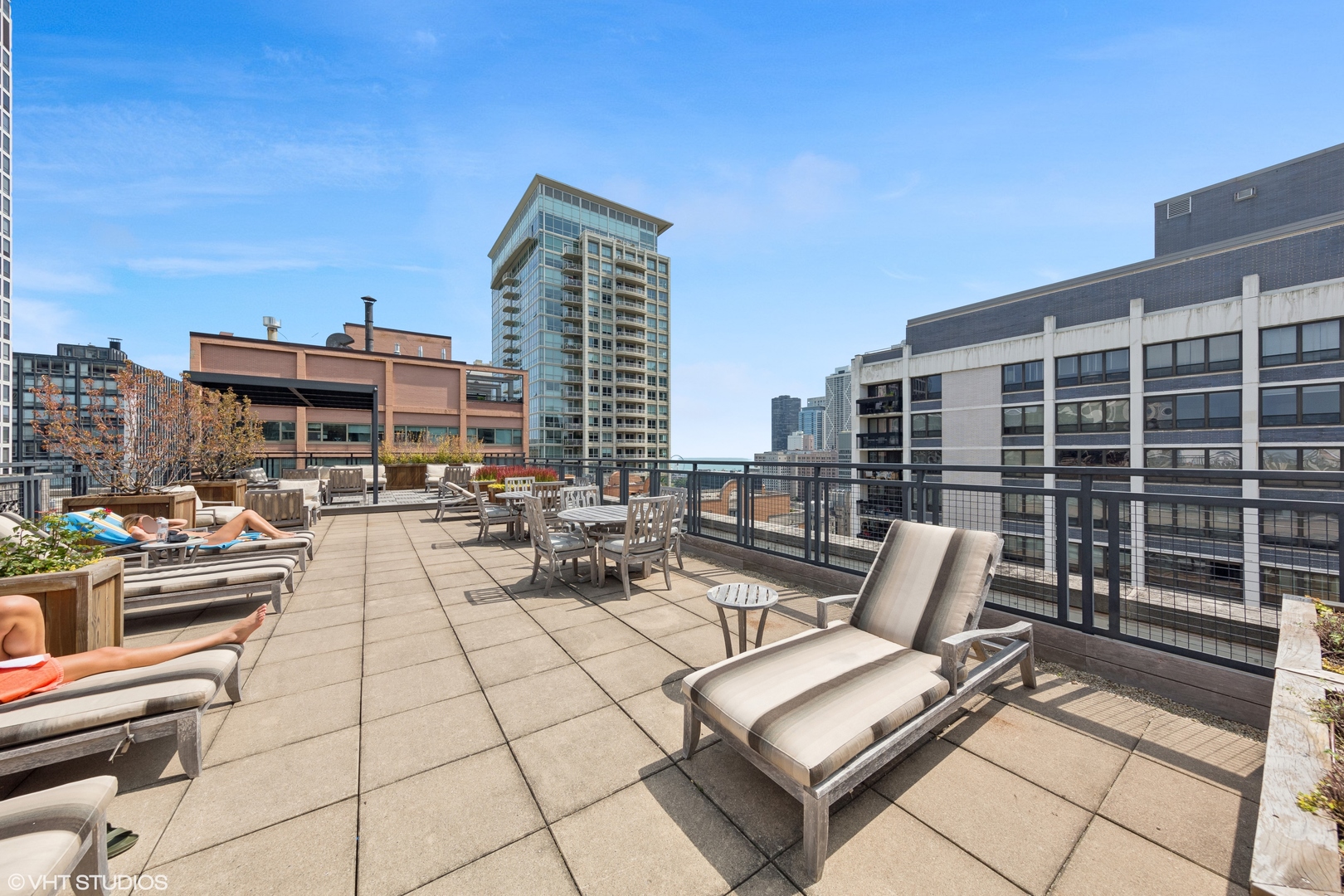 850 N Dewitt Place Unit: 18G