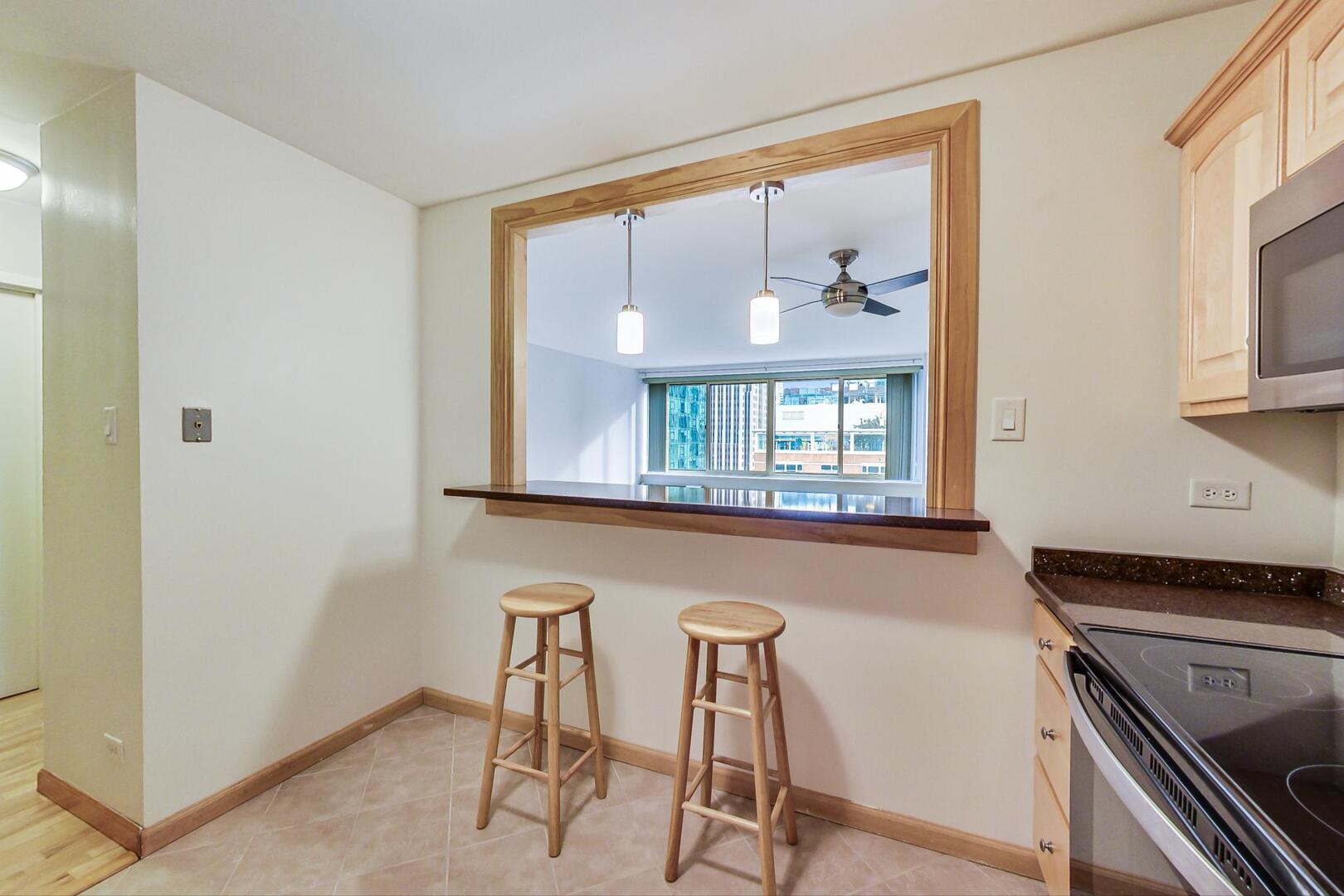 211 E Ohio Street Unit: 2209