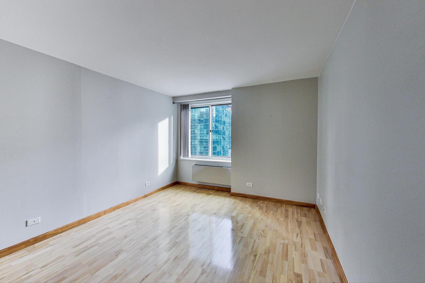 211 E Ohio Street Unit: 2209