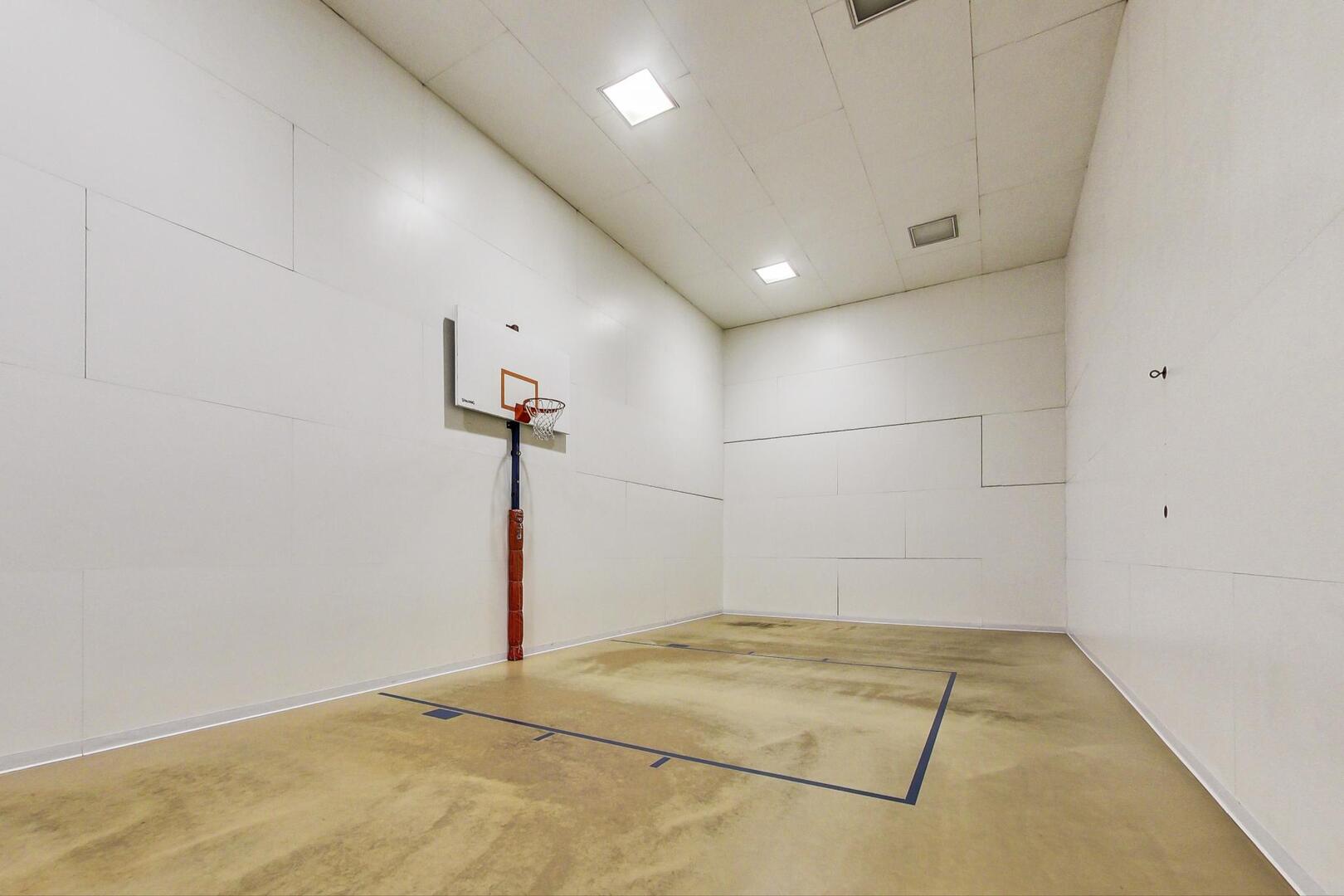 211 E Ohio Street Unit: 2209