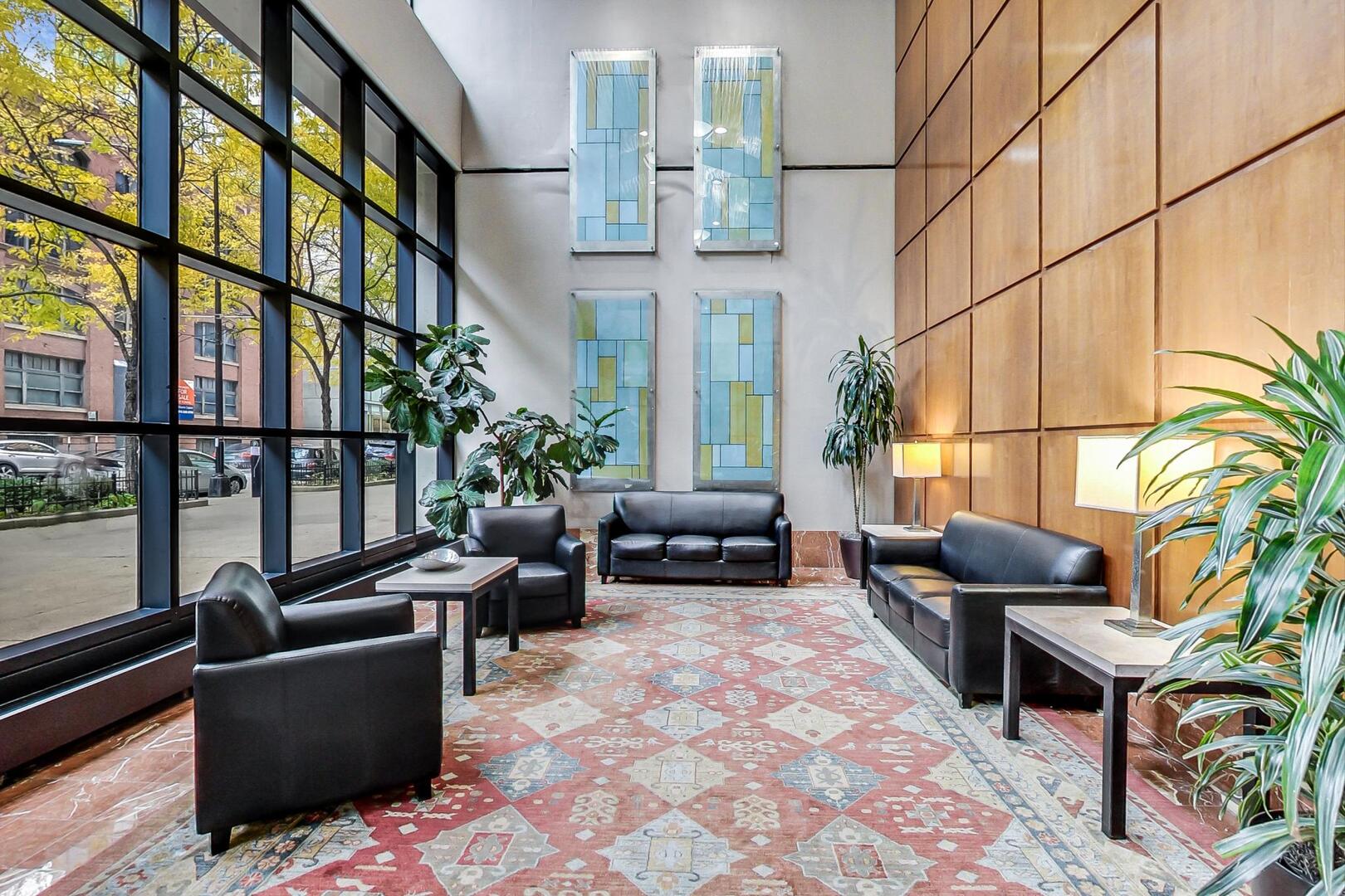 211 E Ohio Street Unit: 2209