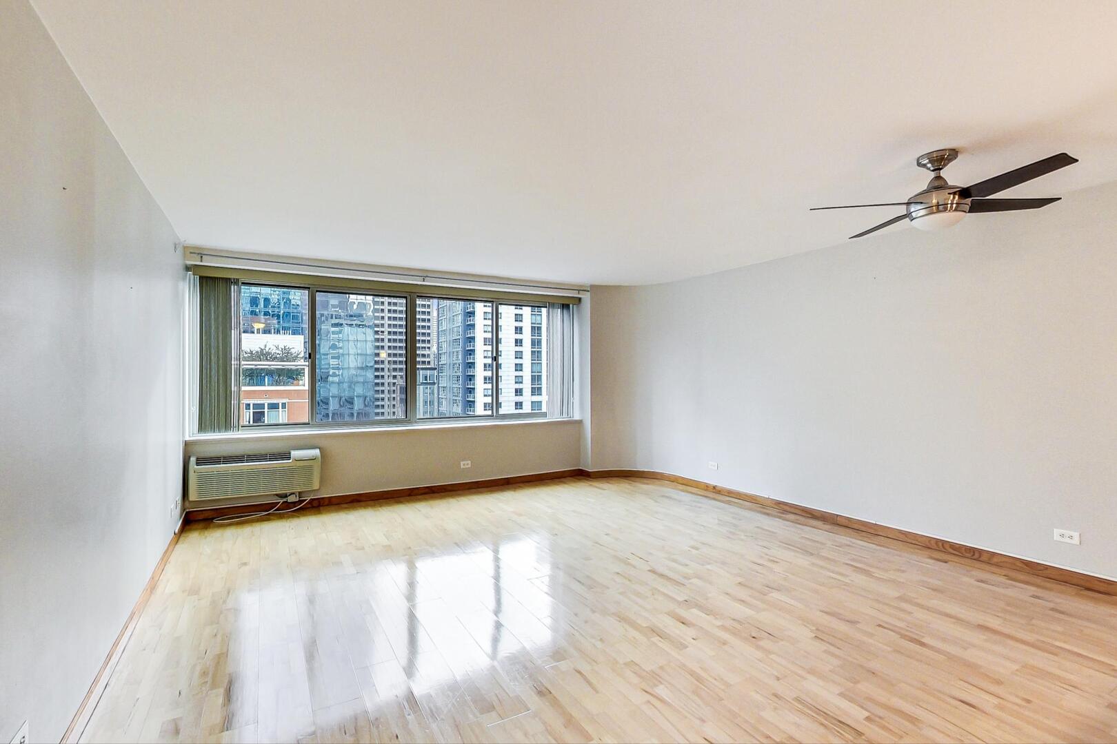 211 E Ohio Street Unit: 2209