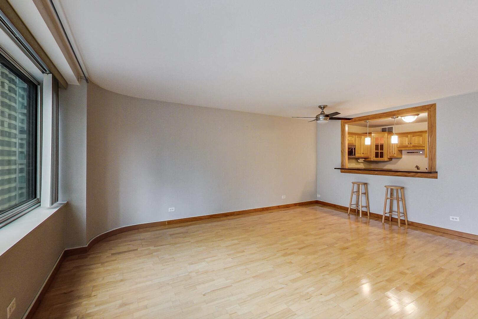 211 E Ohio Street Unit: 2209