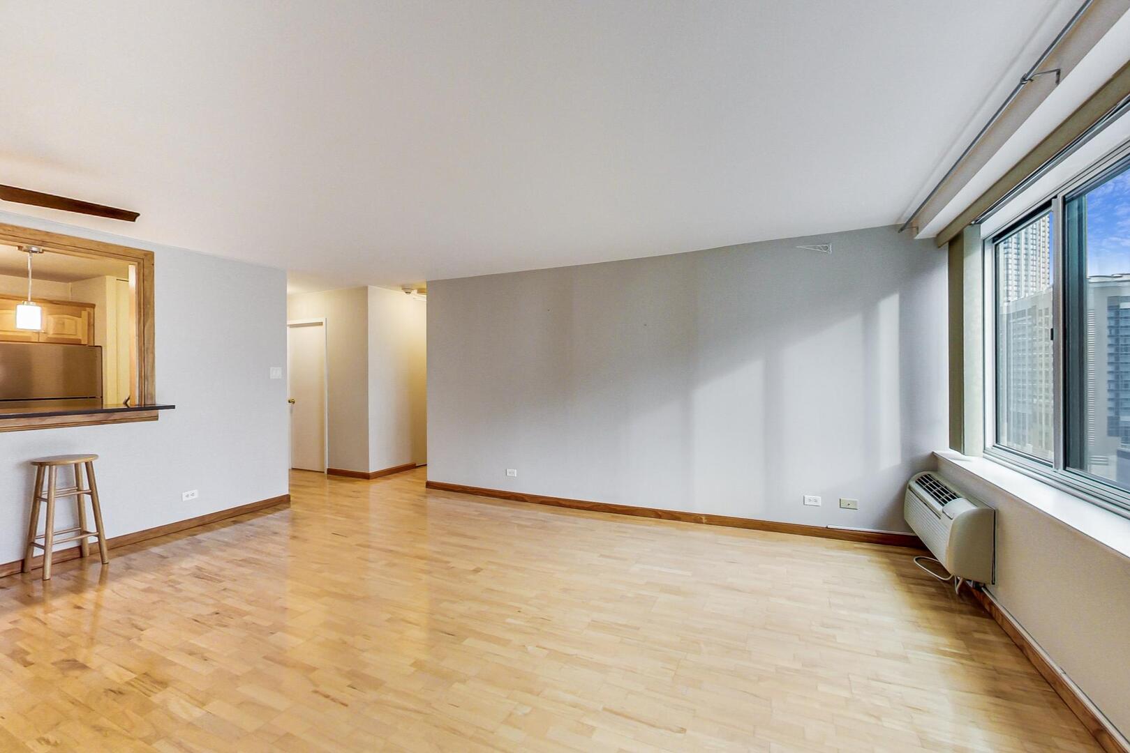 211 E Ohio Street Unit: 2209