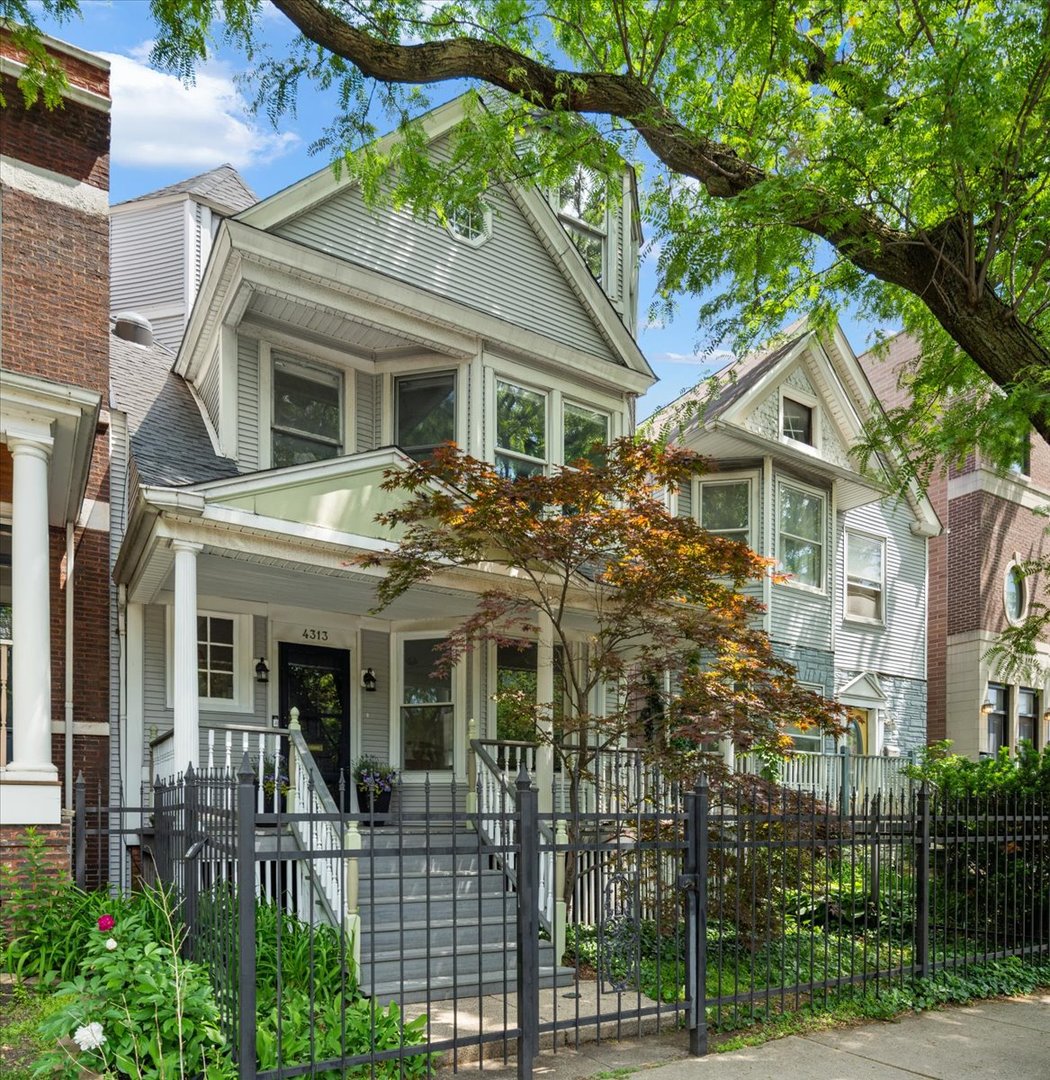 4313 N Ashland Avenue
