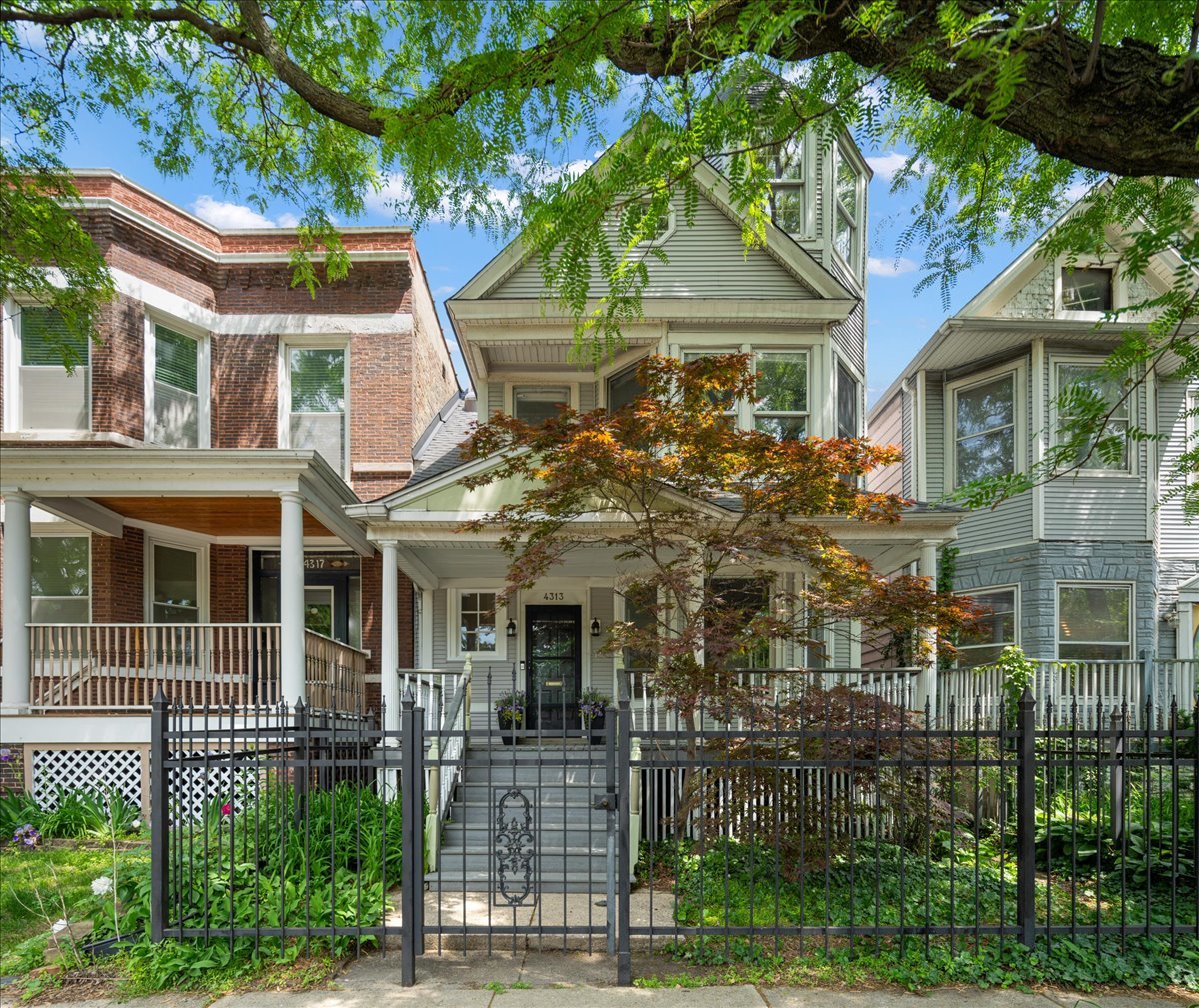4313 N Ashland Avenue