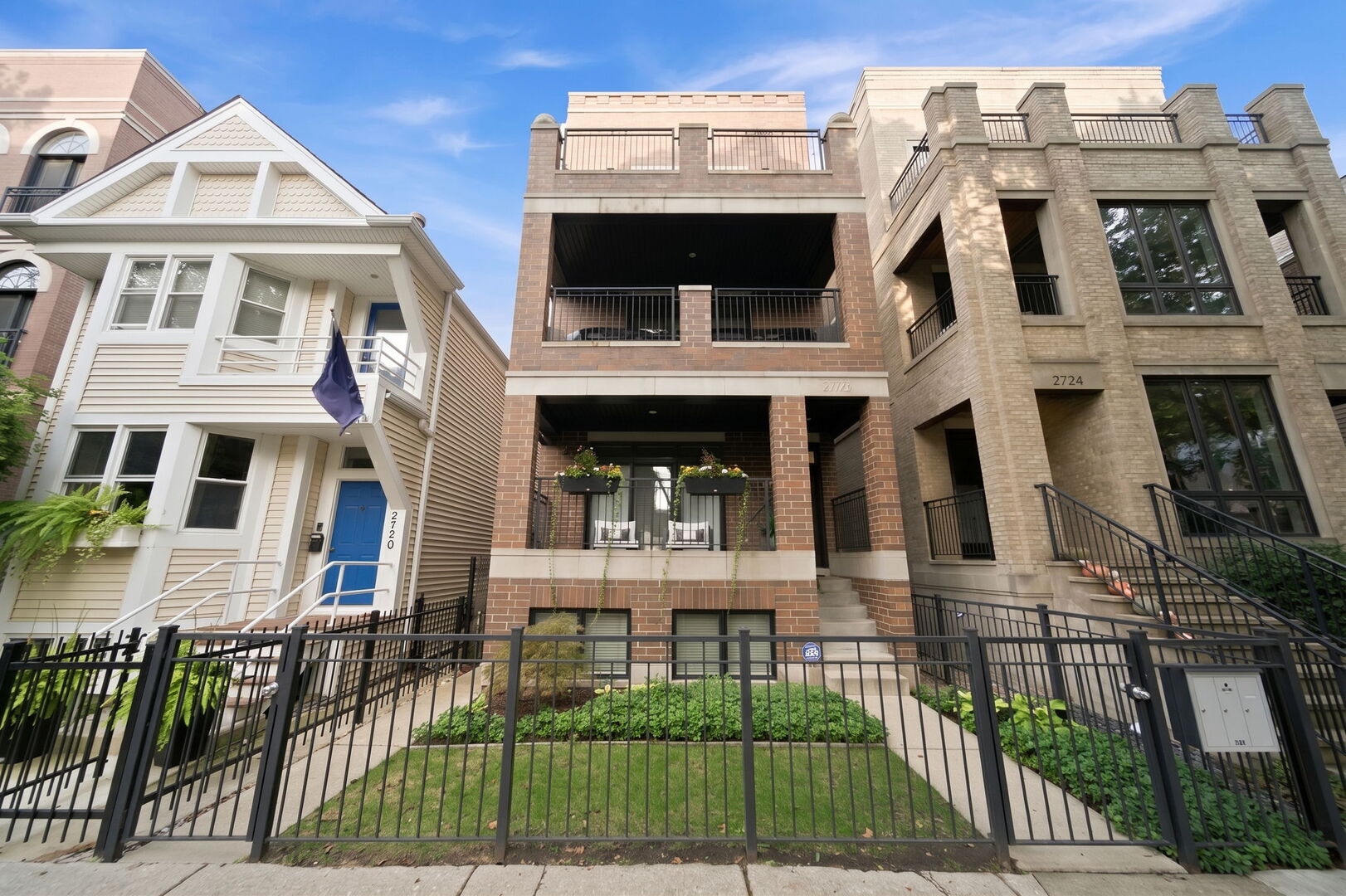 2722 N Wayne Avenue Unit: 3