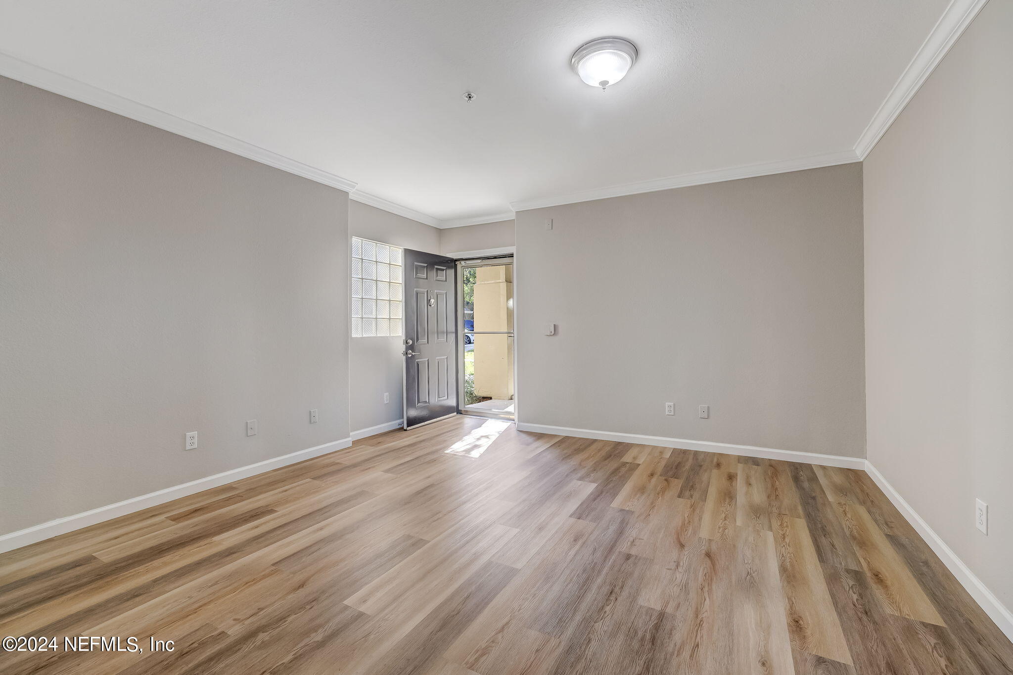 1701 THE GREENS Way, 1615