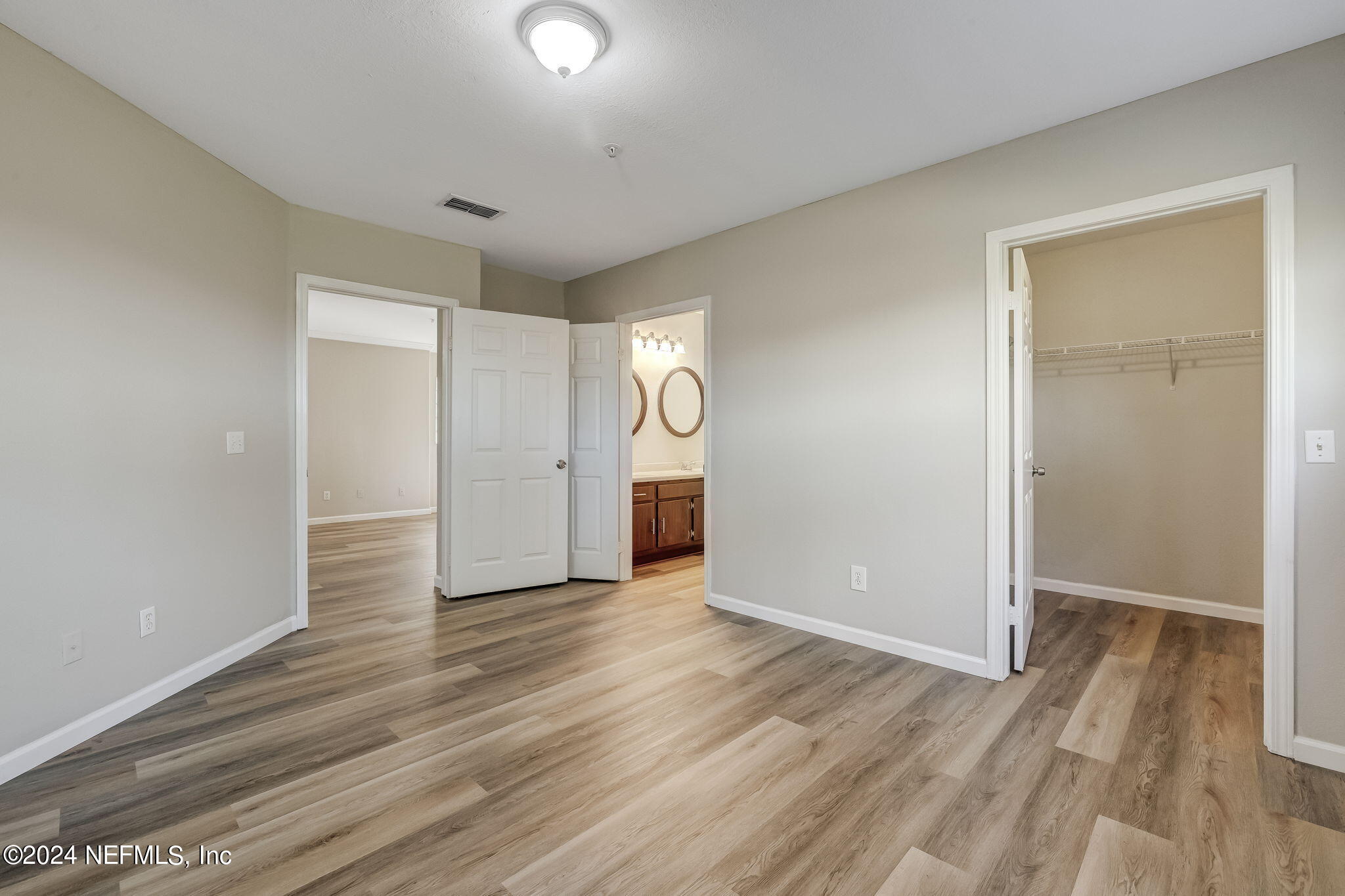 1701 THE GREENS Way, 1615