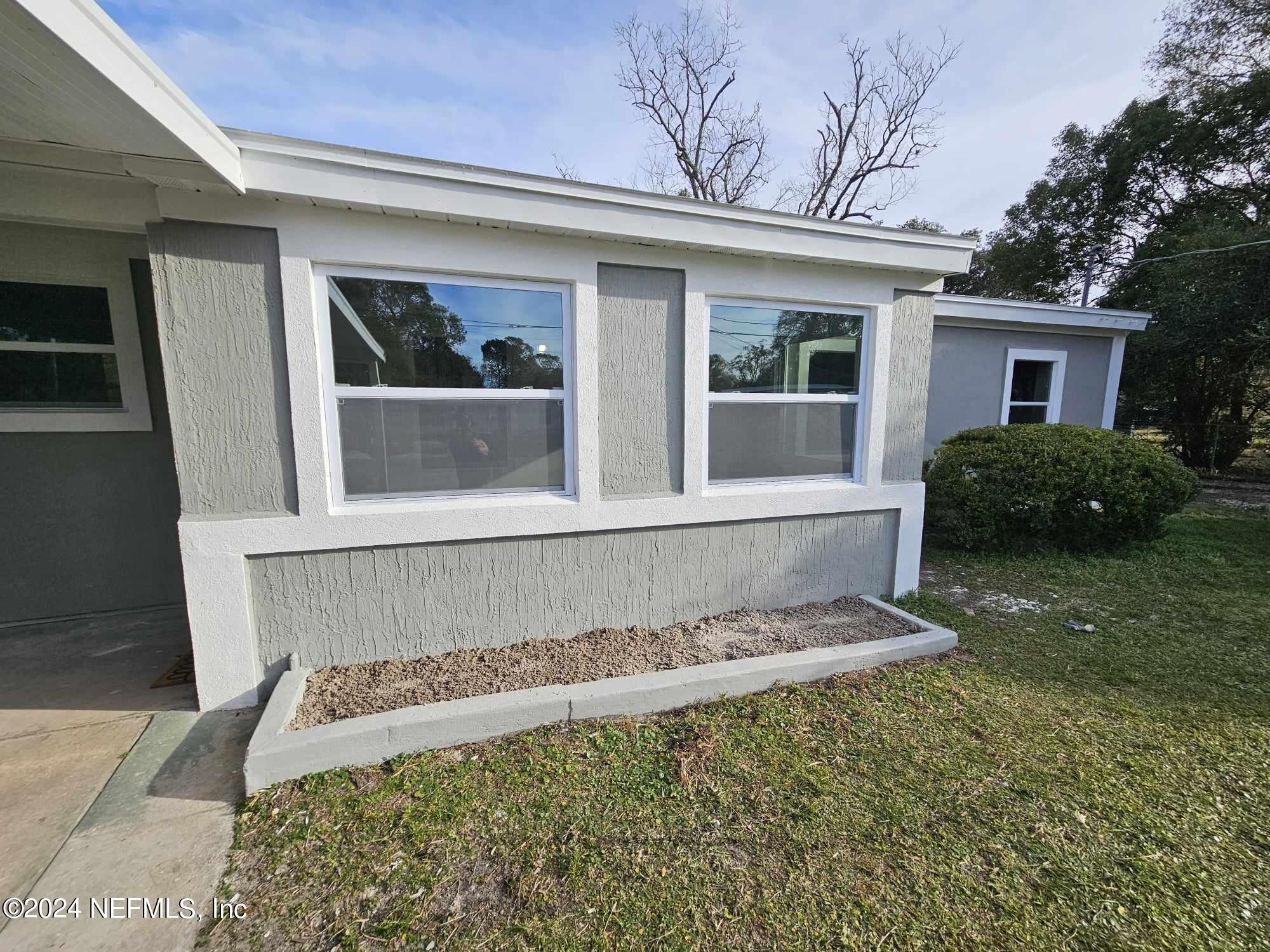 2528 PETUNIA Street