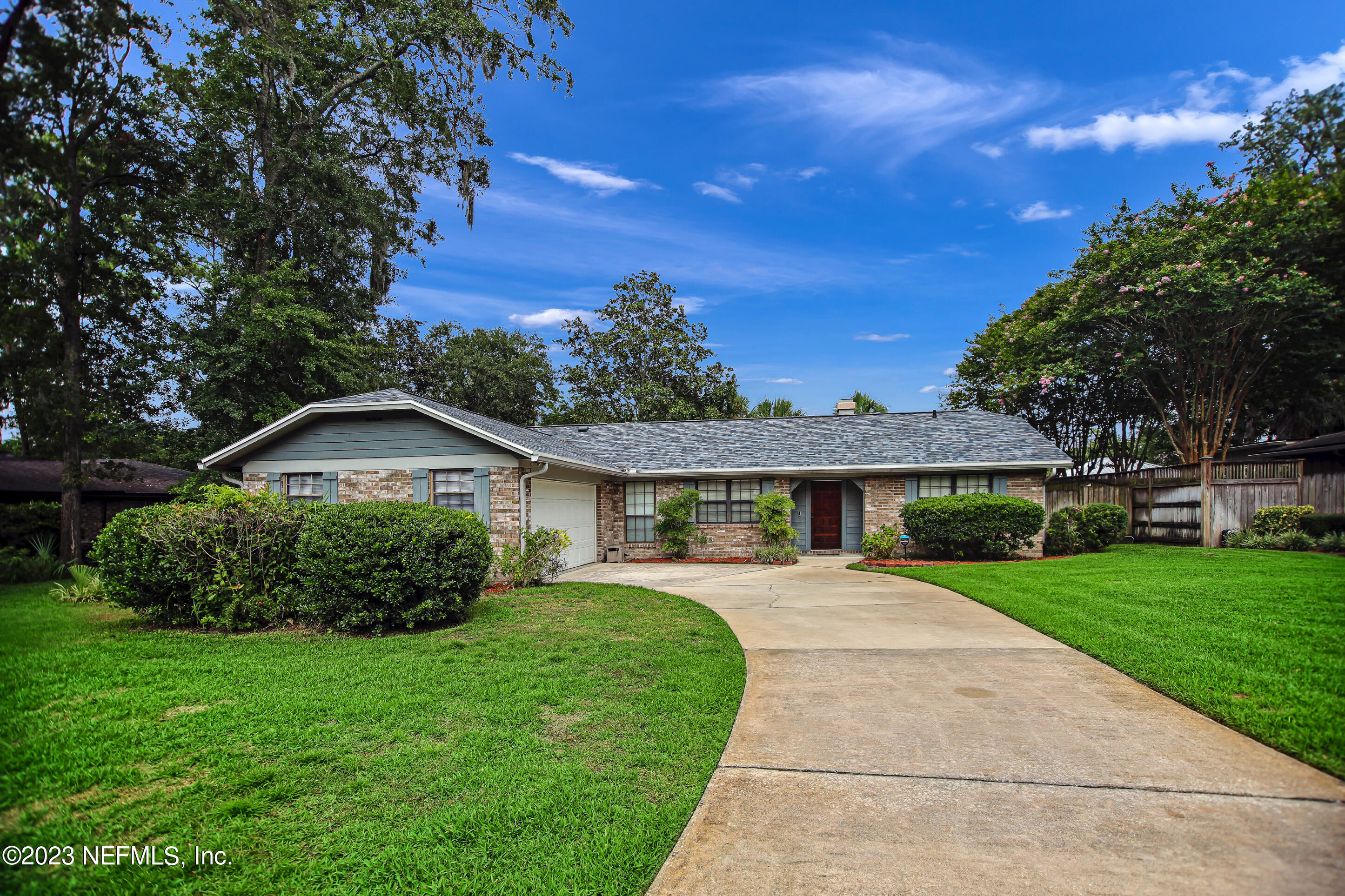 5319 SECLUDED OAKS Lane