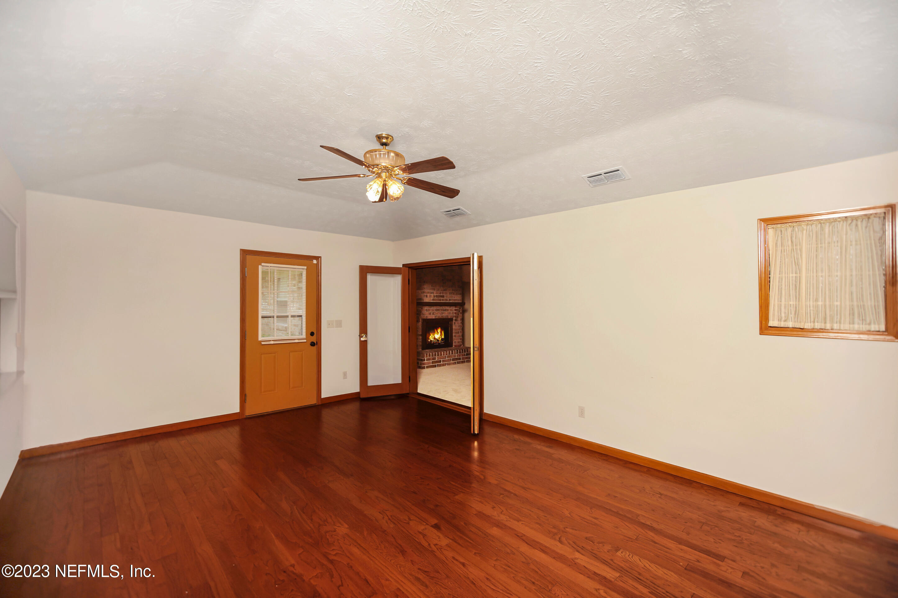 5319 SECLUDED OAKS Lane