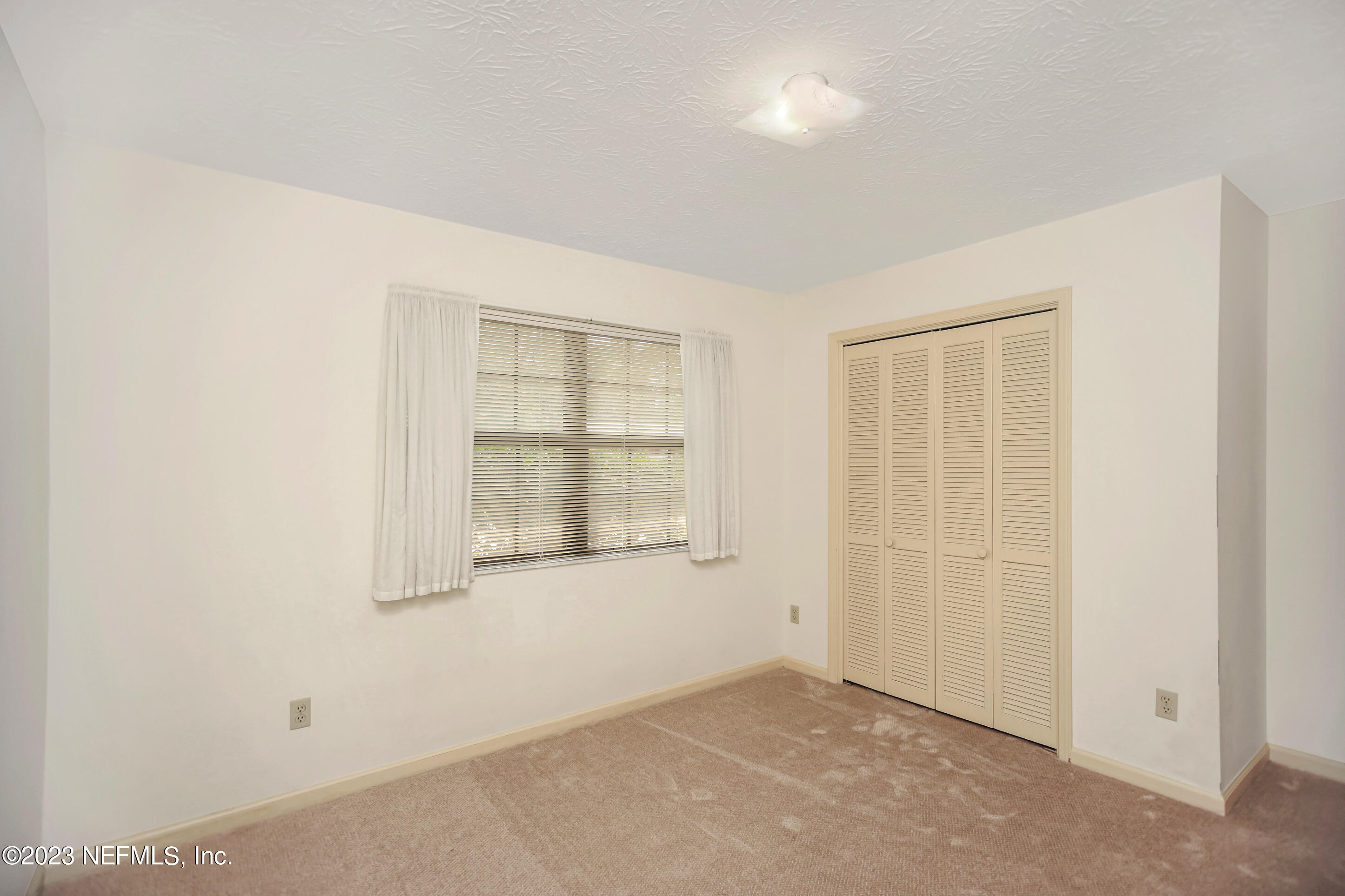5319 SECLUDED OAKS Lane