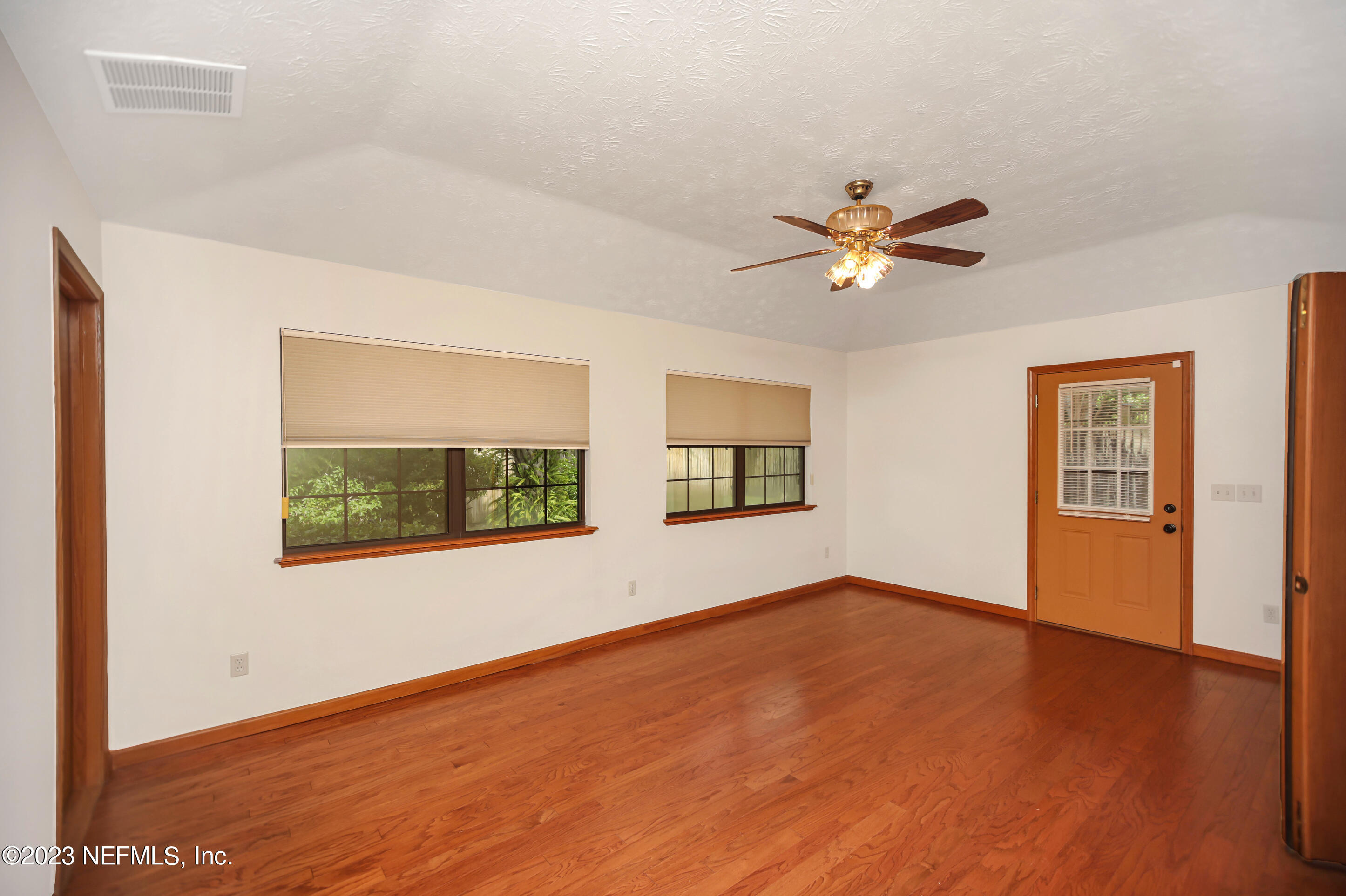 5319 SECLUDED OAKS Lane