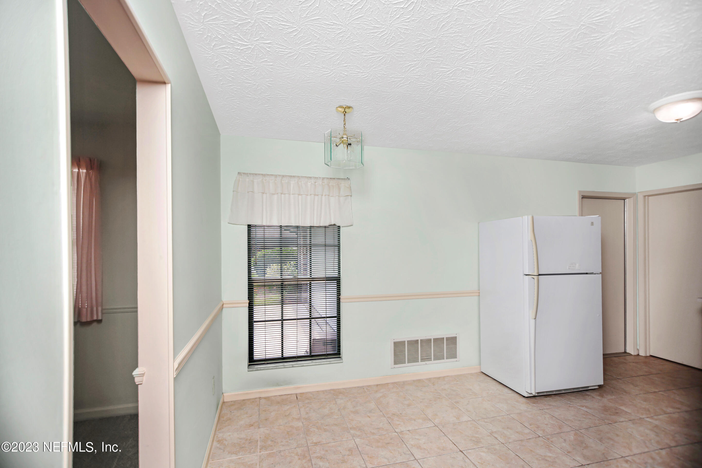 5319 SECLUDED OAKS Lane