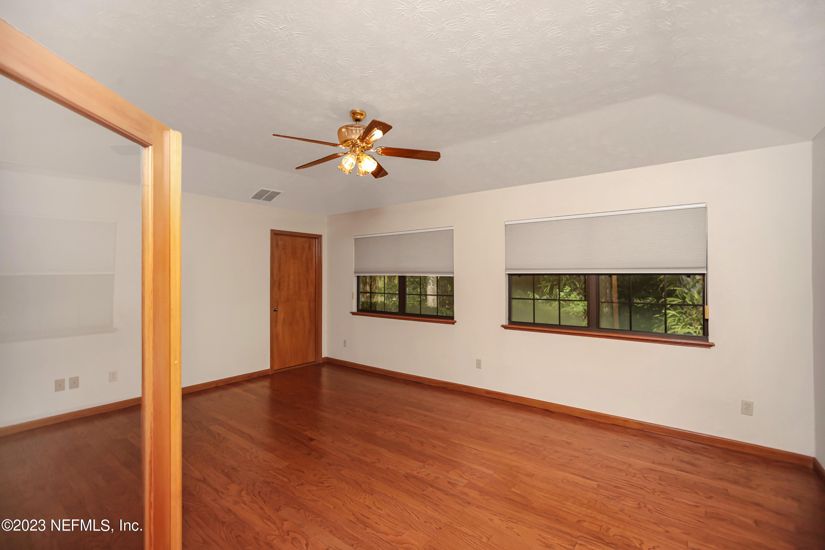 5319 SECLUDED OAKS Lane