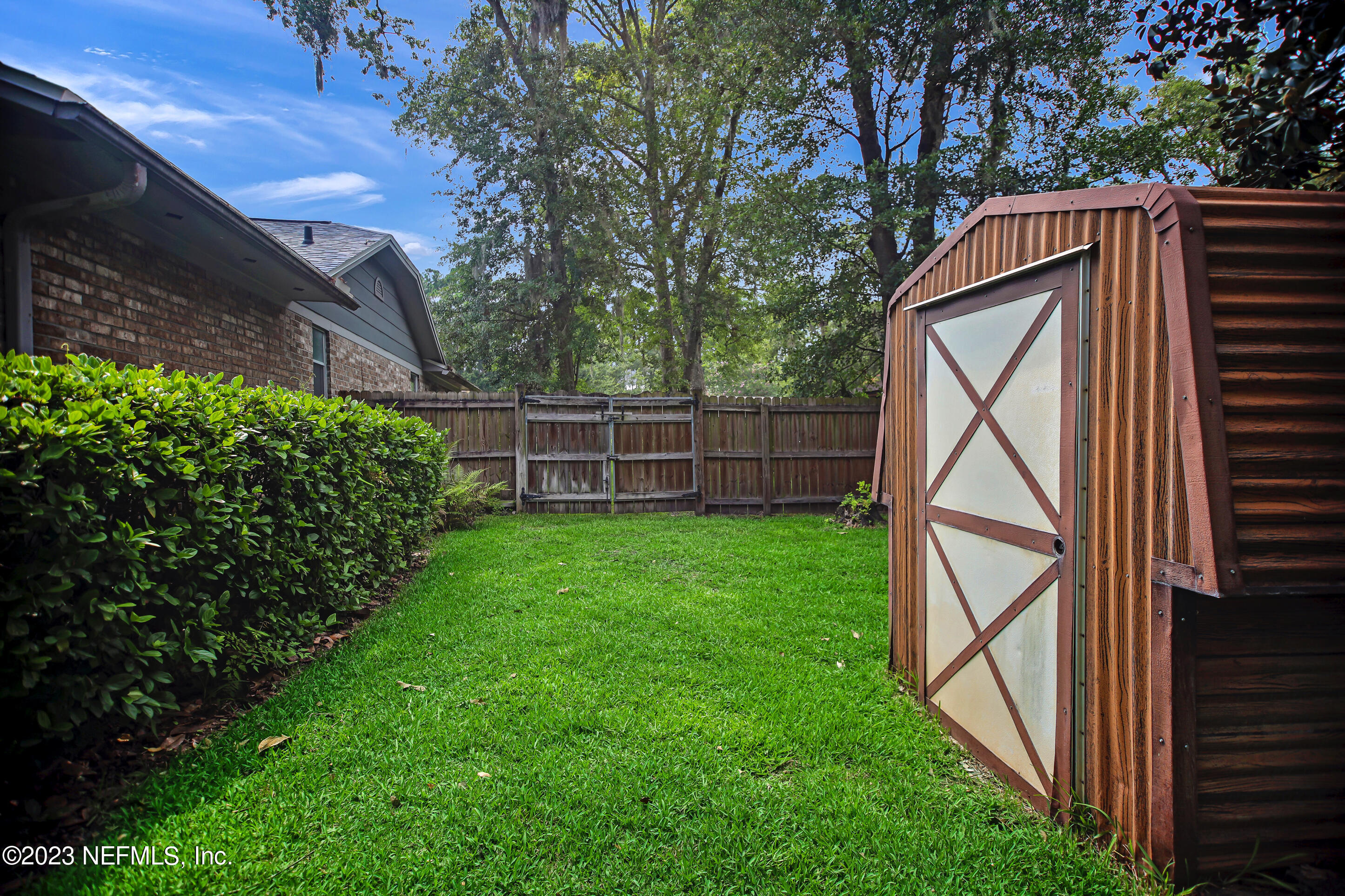 5319 SECLUDED OAKS Lane