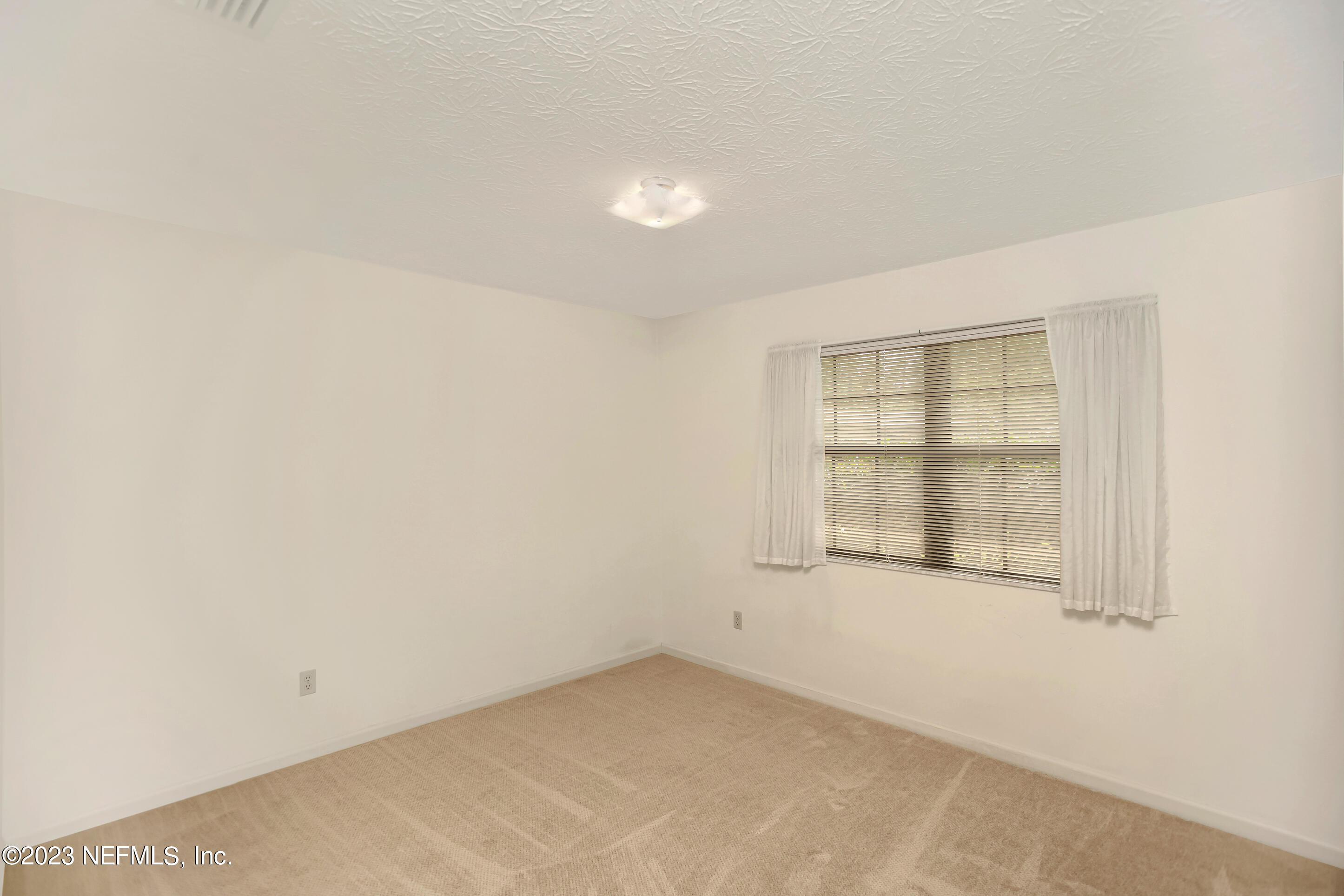 5319 SECLUDED OAKS Lane